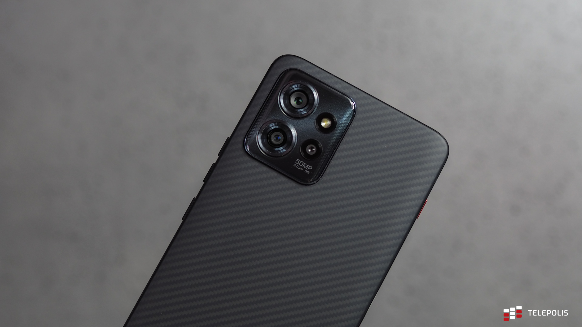 ThinkPhone by Motorola – test. Smartfon z „atomowym” guzikiem