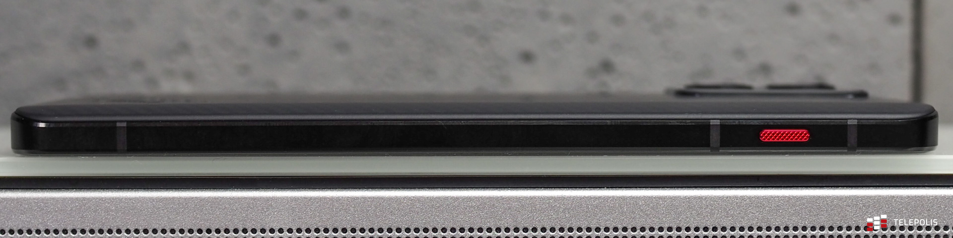 ThinkPhone by Motorola – test. Smartfon z „atomowym” guzikiem