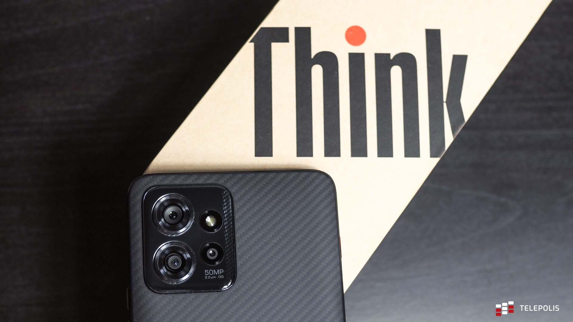 ThinkPhone by Motorola – test. Smartfon z „atomowym” guzikiem
