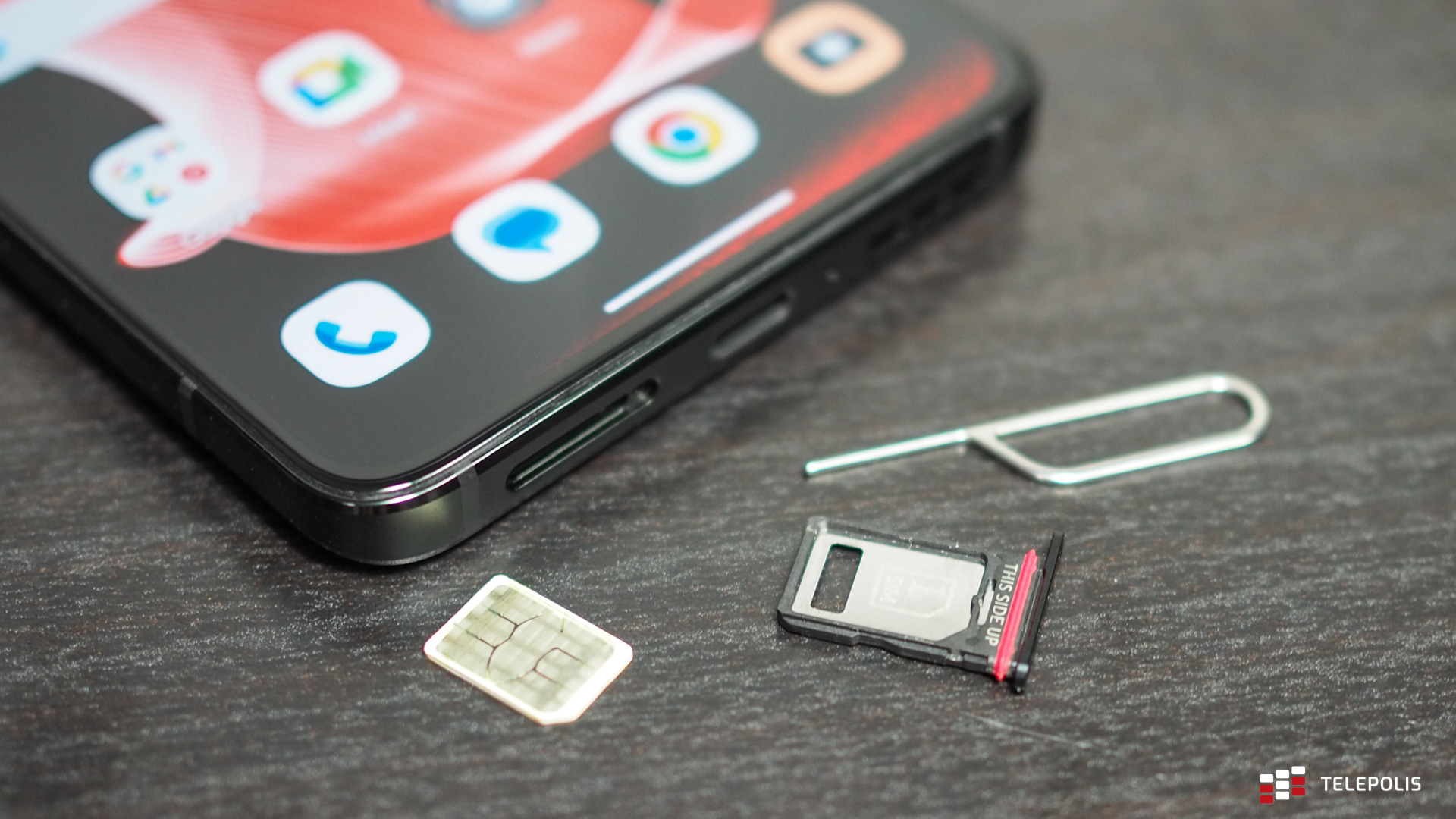 ThinkPhone by Motorola – test. Smartfon z „atomowym” guzikiem