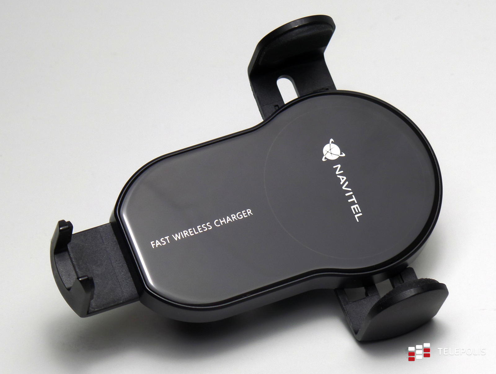 Navitel SH1000 PRO – test uchwytu i samochodowej ładowarki indukcyjnej 15 W
