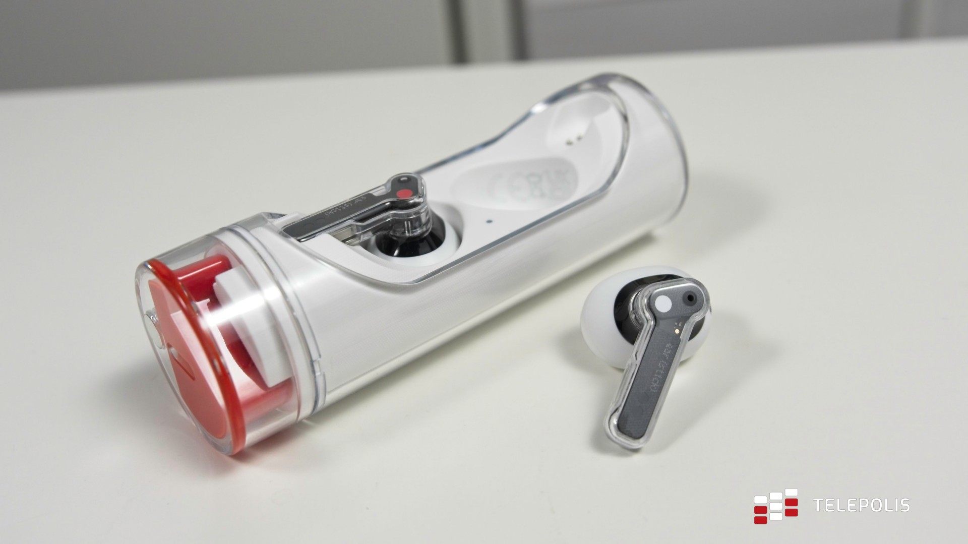 Nothing Ear (stick) - słuchawki jedyne w swoim rodzaju (test)