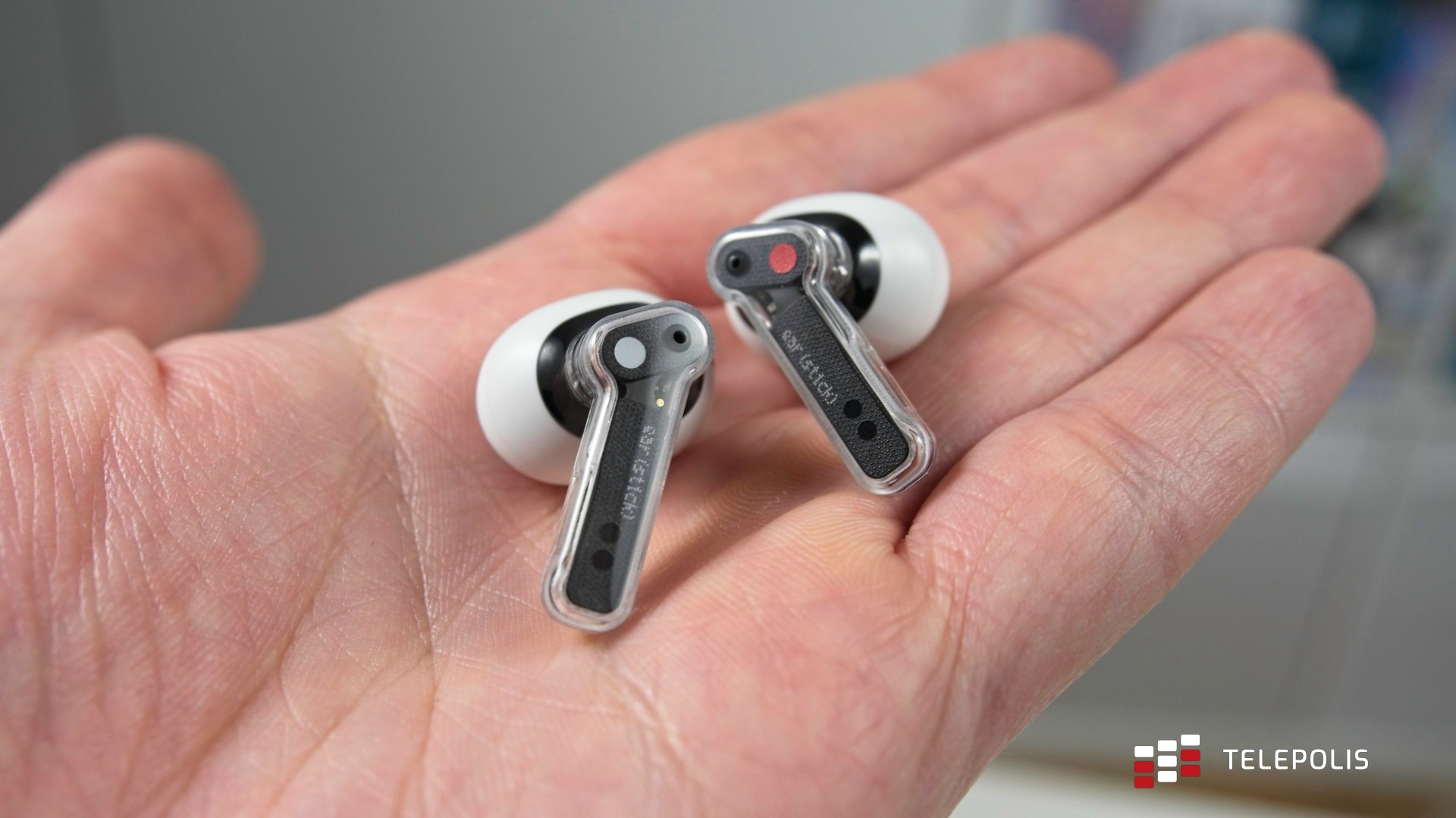 Nothing Ear (stick) - słuchawki jedyne w swoim rodzaju (test)