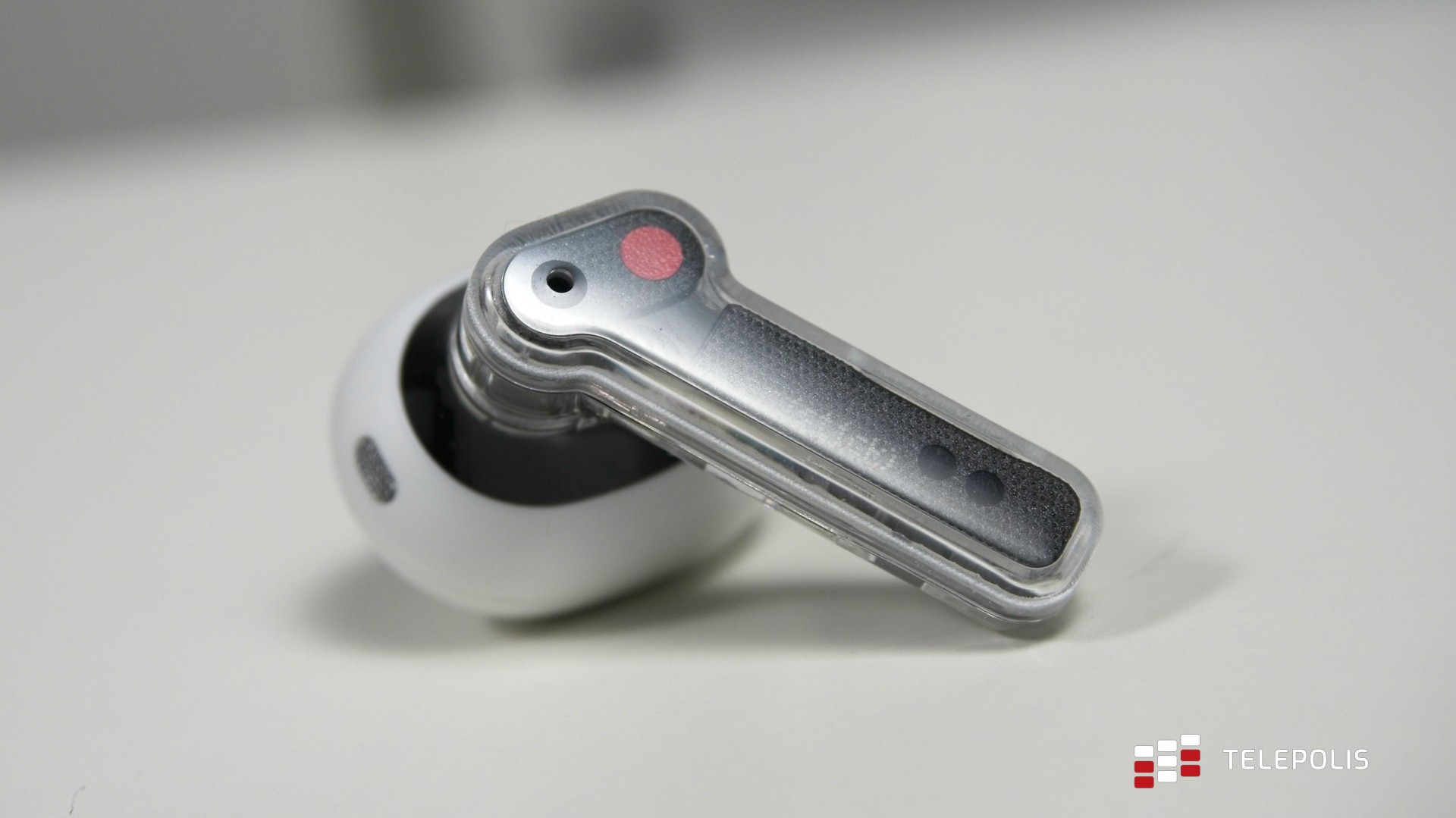 Nothing Ear (stick) - słuchawki jedyne w swoim rodzaju (test)