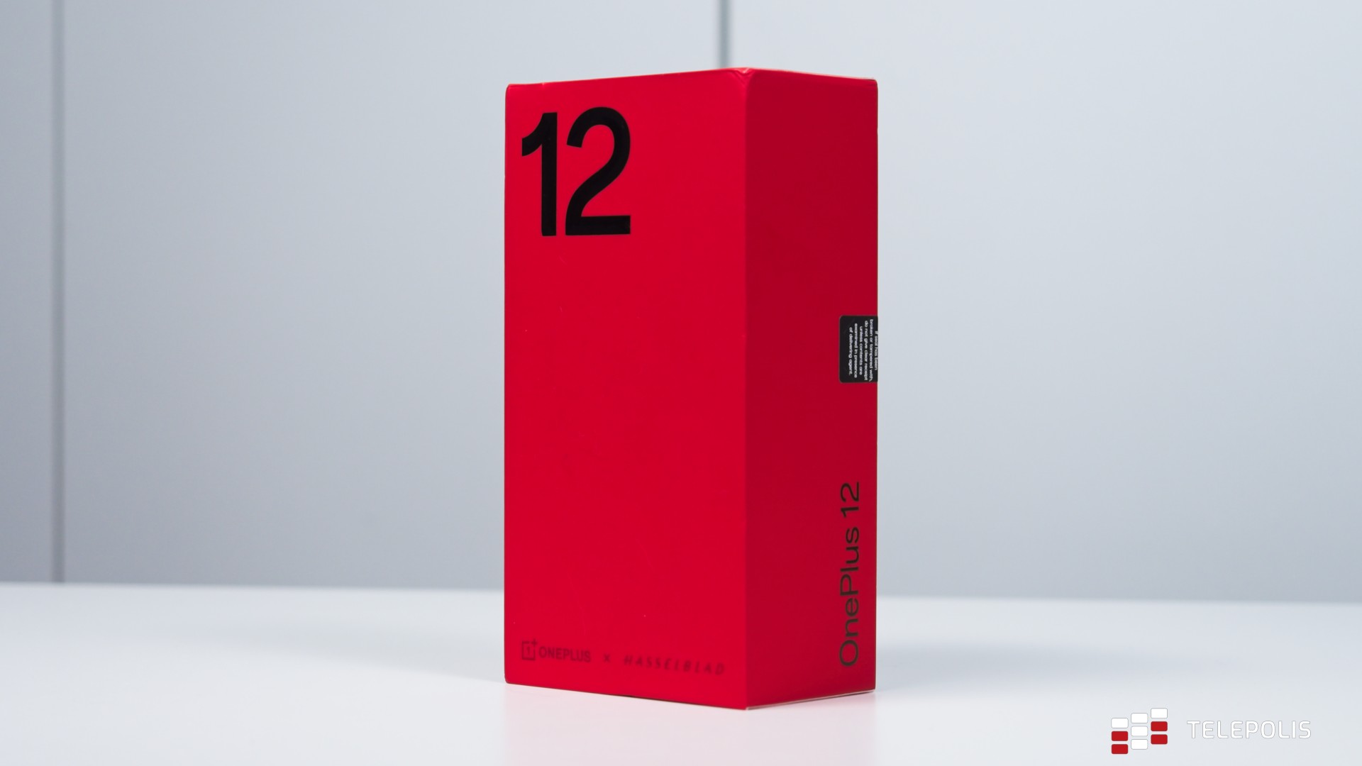 OnePlus 12 - świetny smartfon z jedną wybitną cechą (test)
