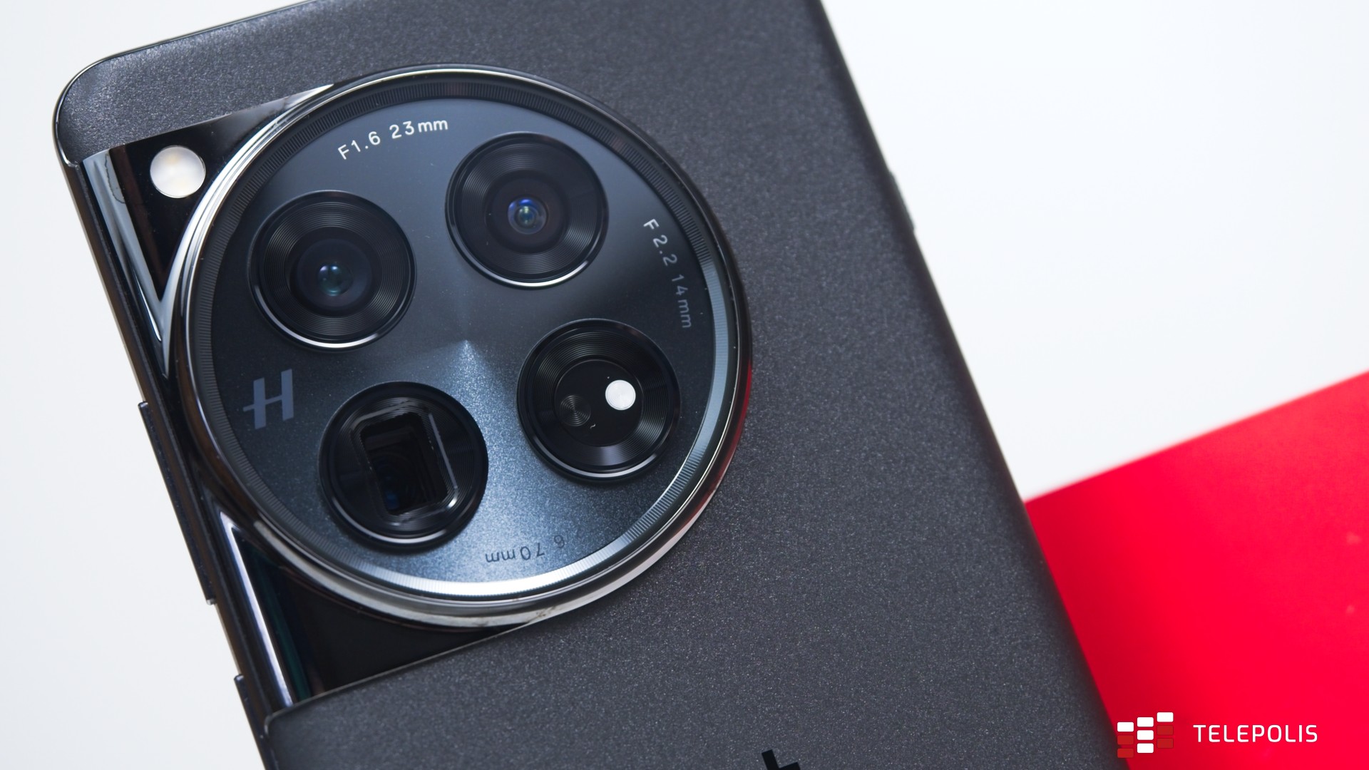 OnePlus 12 - świetny smartfon z jedną wybitną cechą (test)