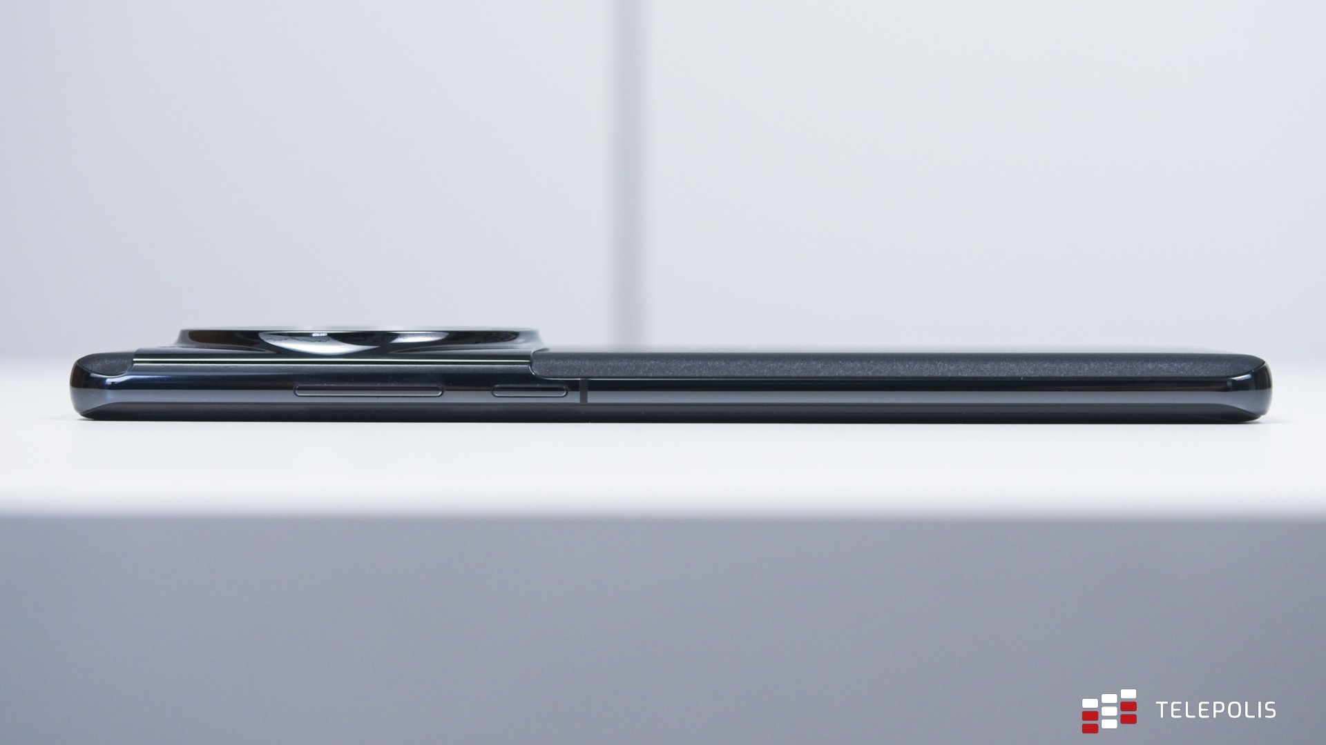 OnePlus 12 - świetny smartfon z jedną wybitną cechą (test)