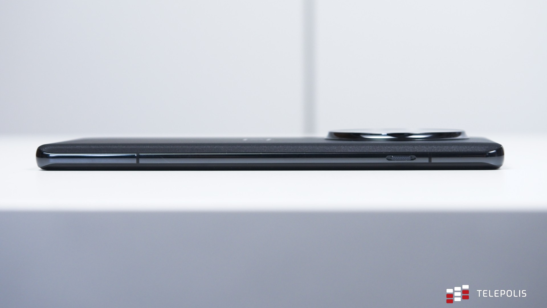OnePlus 12 - świetny smartfon z jedną wybitną cechą (test)