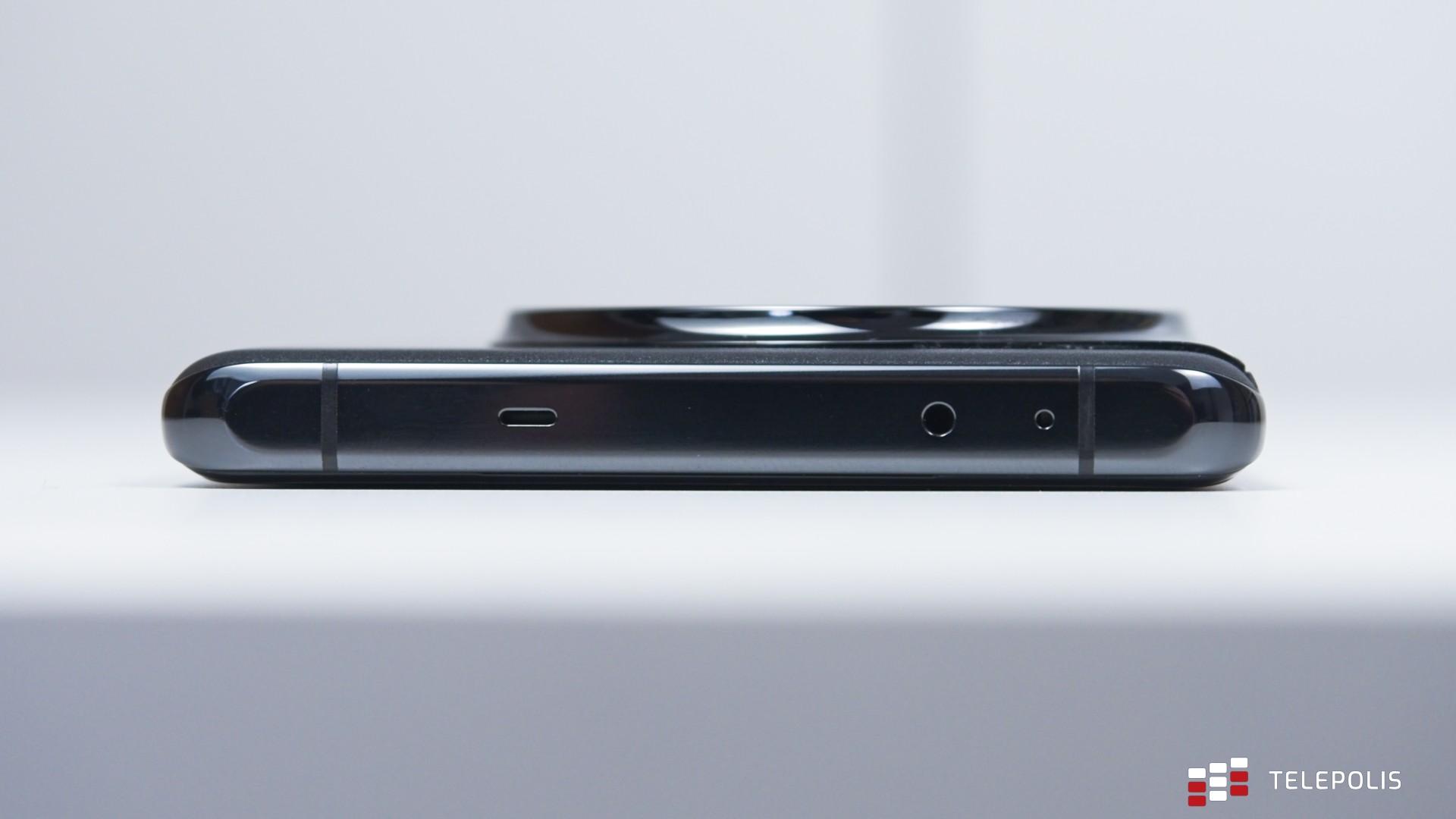 OnePlus 12 - świetny smartfon z jedną wybitną cechą (test)
