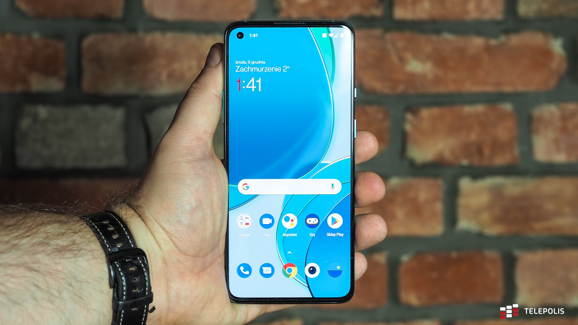 OnePlus 8T przyciąga wyglądem, zachwyca ekranem i zatrzymuje osiągami