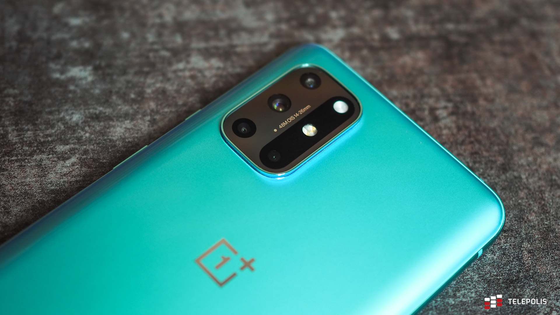 OnePlus 8T przyciąga wyglądem, zachwyca ekranem i zatrzymuje osiągami