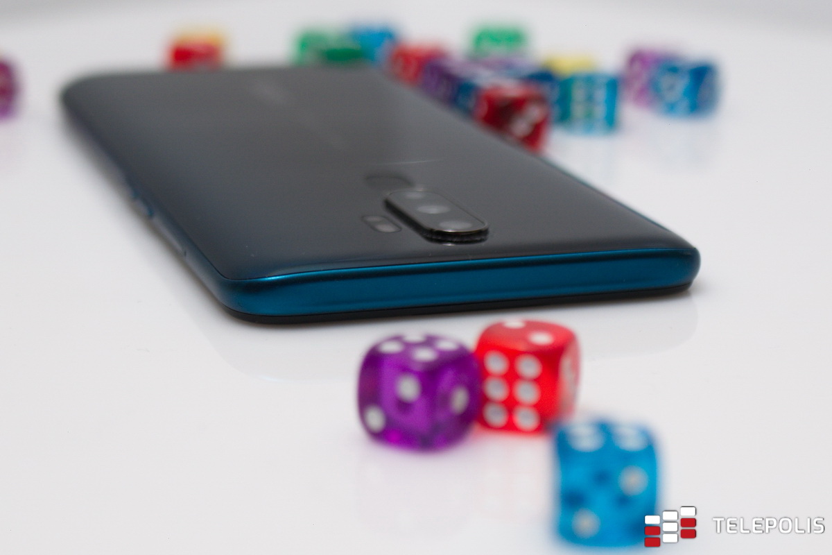 Oppo A9 (2020) – piękny smartfon z brzydkim wnętrzem