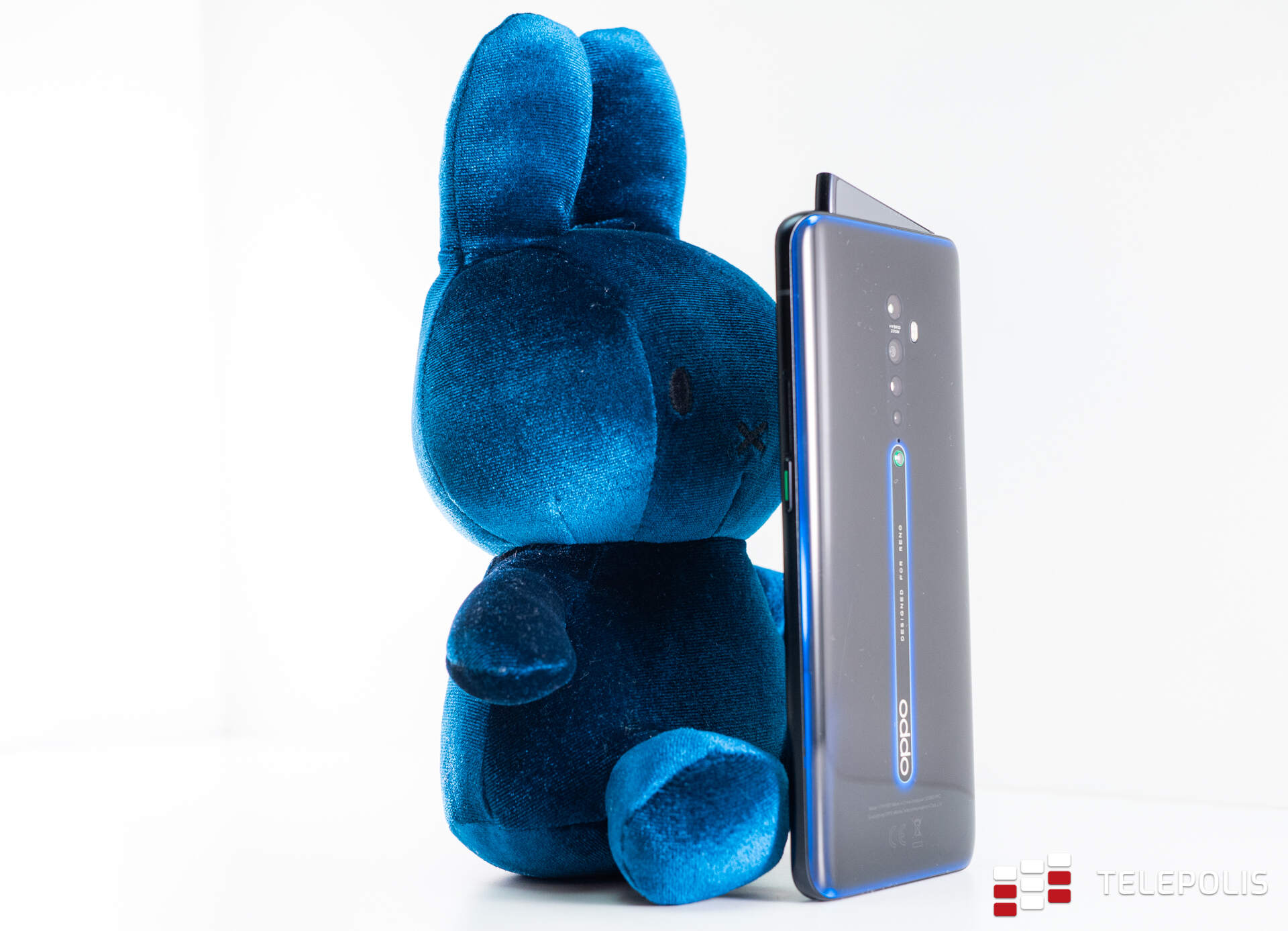 OPPO Reno2 – test. Piękna obudowa, AMOLED bez ramek, płetwa rekina, zoom i stabilizacja...
