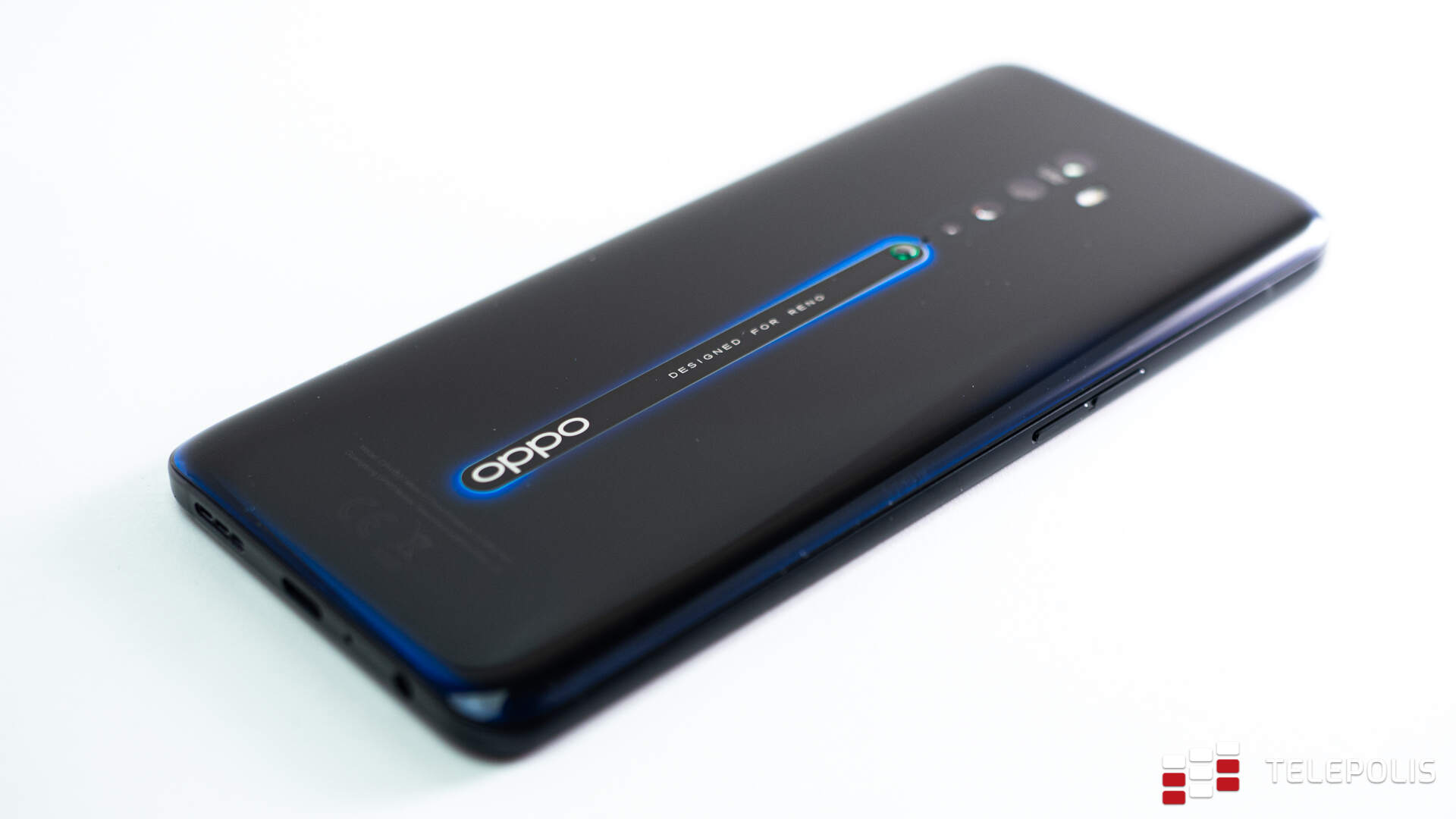 OPPO Reno2 – test. Piękna obudowa, AMOLED bez ramek, płetwa rekina, zoom i stabilizacja...