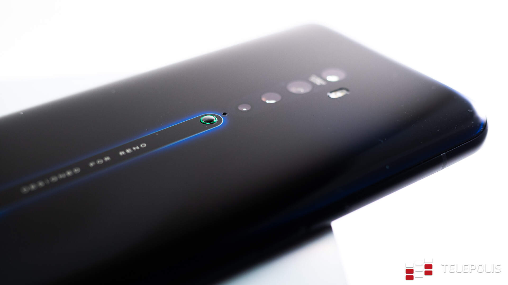 OPPO Reno2 – test. Piękna obudowa, AMOLED bez ramek, płetwa rekina, zoom i stabilizacja...
