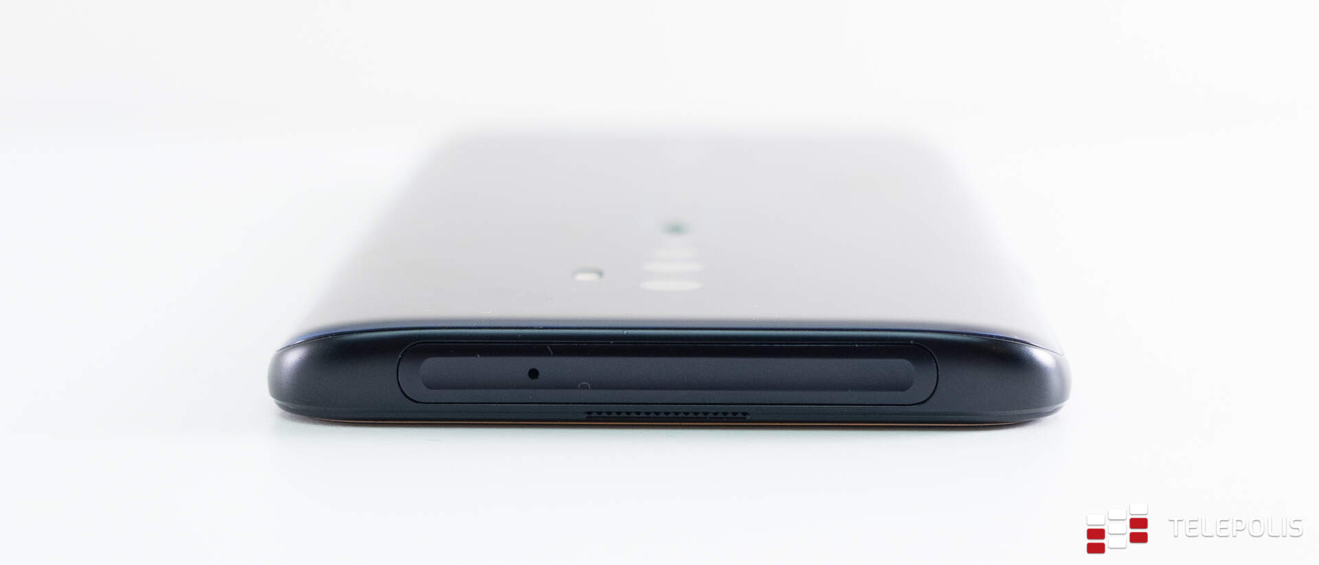 OPPO Reno2 – test. Piękna obudowa, AMOLED bez ramek, płetwa rekina, zoom i stabilizacja...
