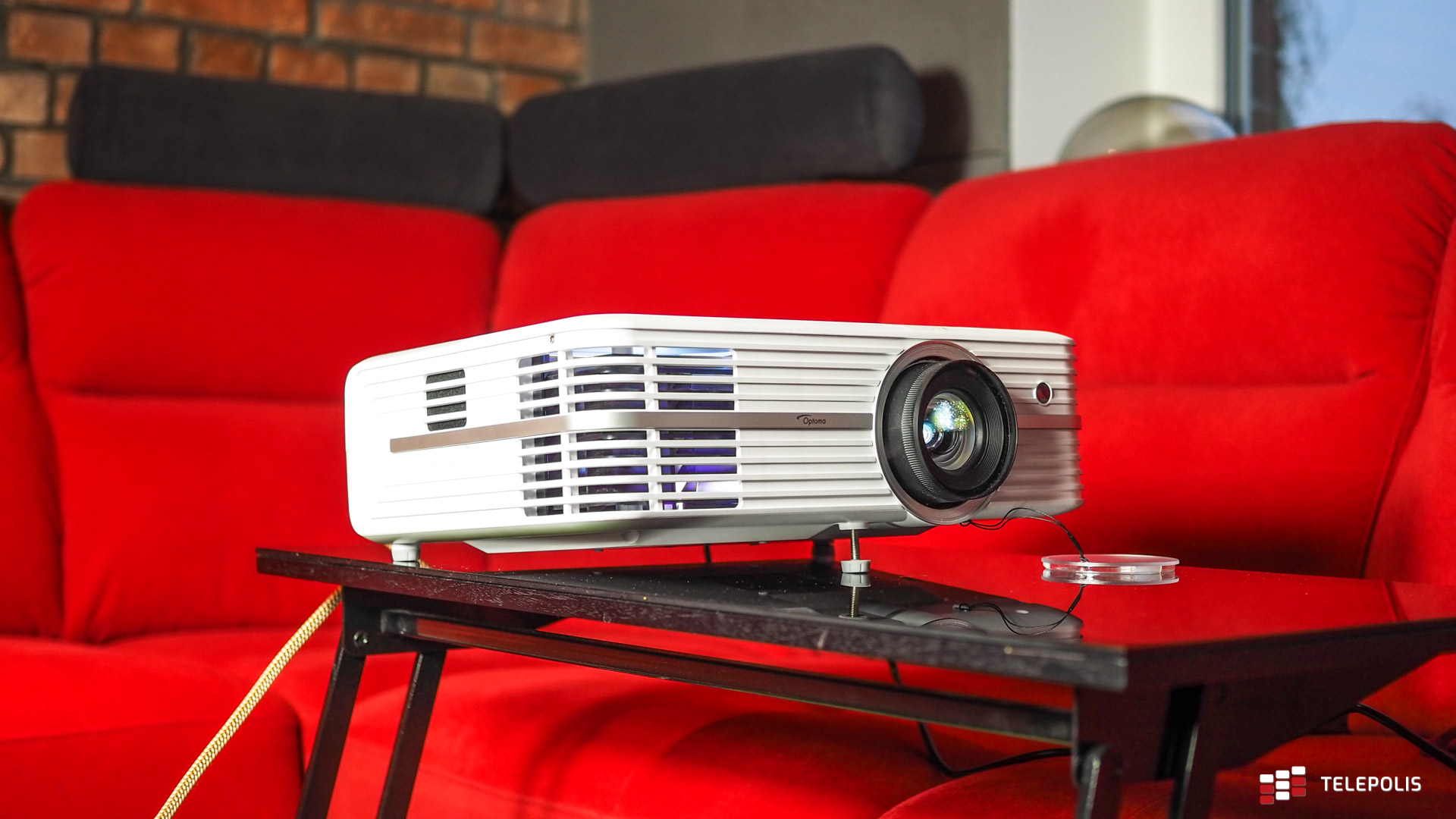 Projektor 4K to rozkosz dla oczu, ból dla kieszeni, a Optoma UHD380X to nawet więcej