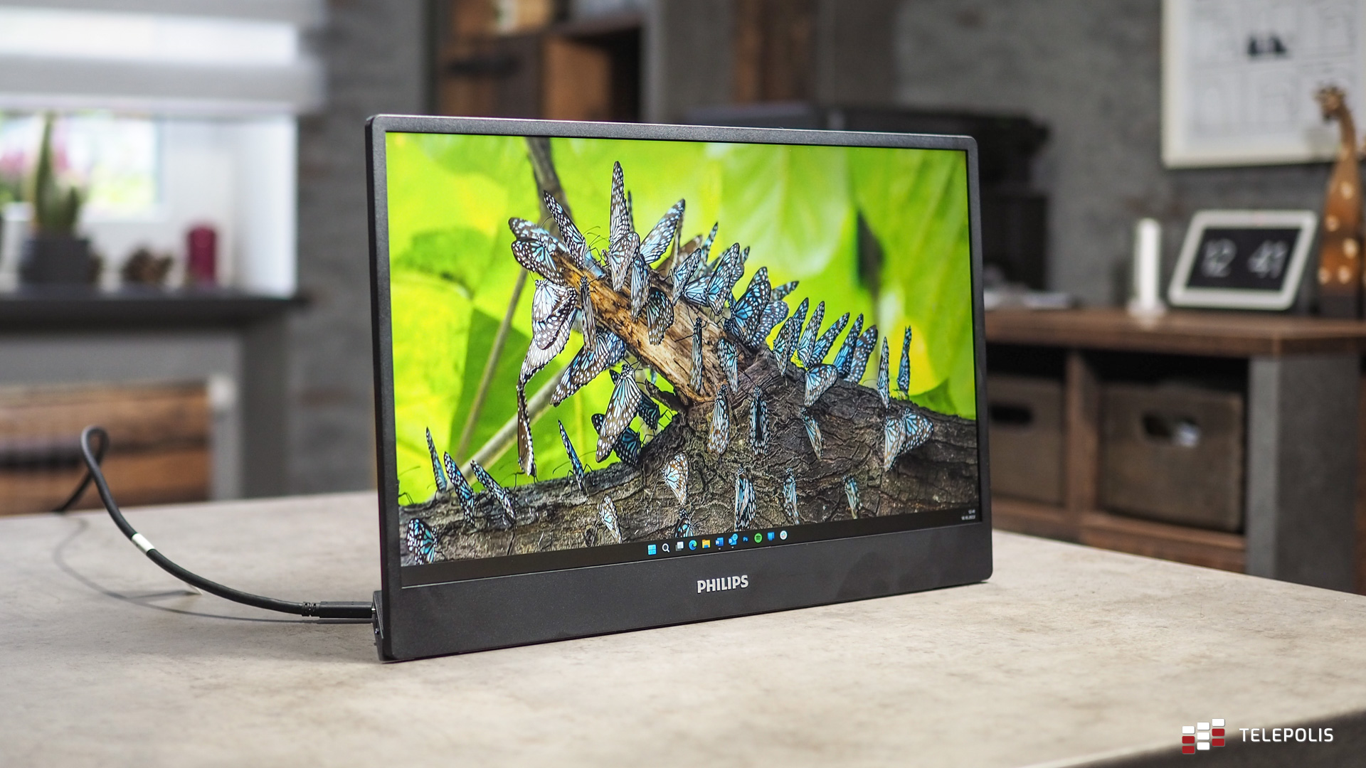 Philips 16B1P3302 – monitor, który zabierzesz w każdą podróż (test)
