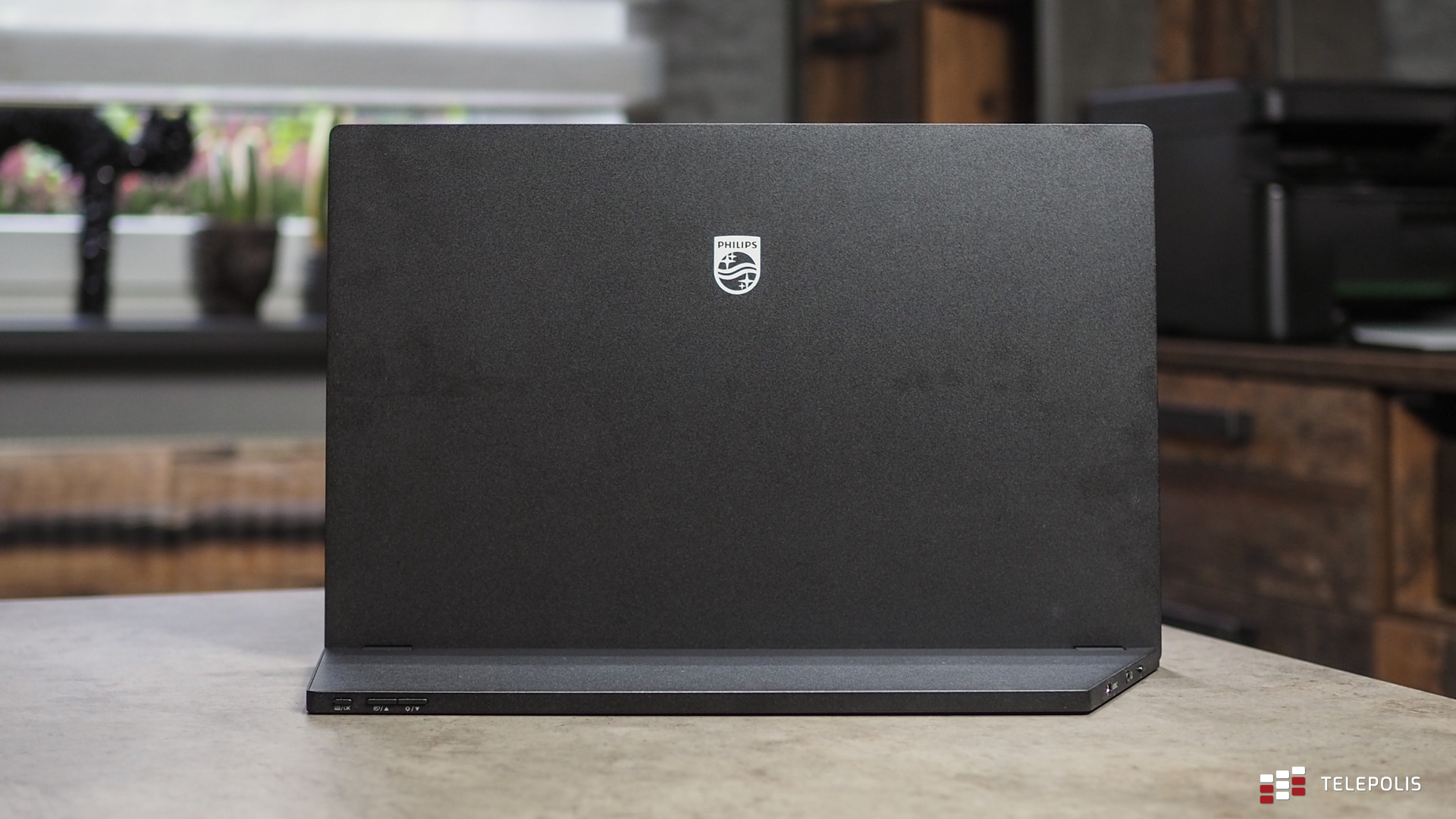 Philips 16B1P3302 – monitor, który zabierzesz w każdą podróż (test)