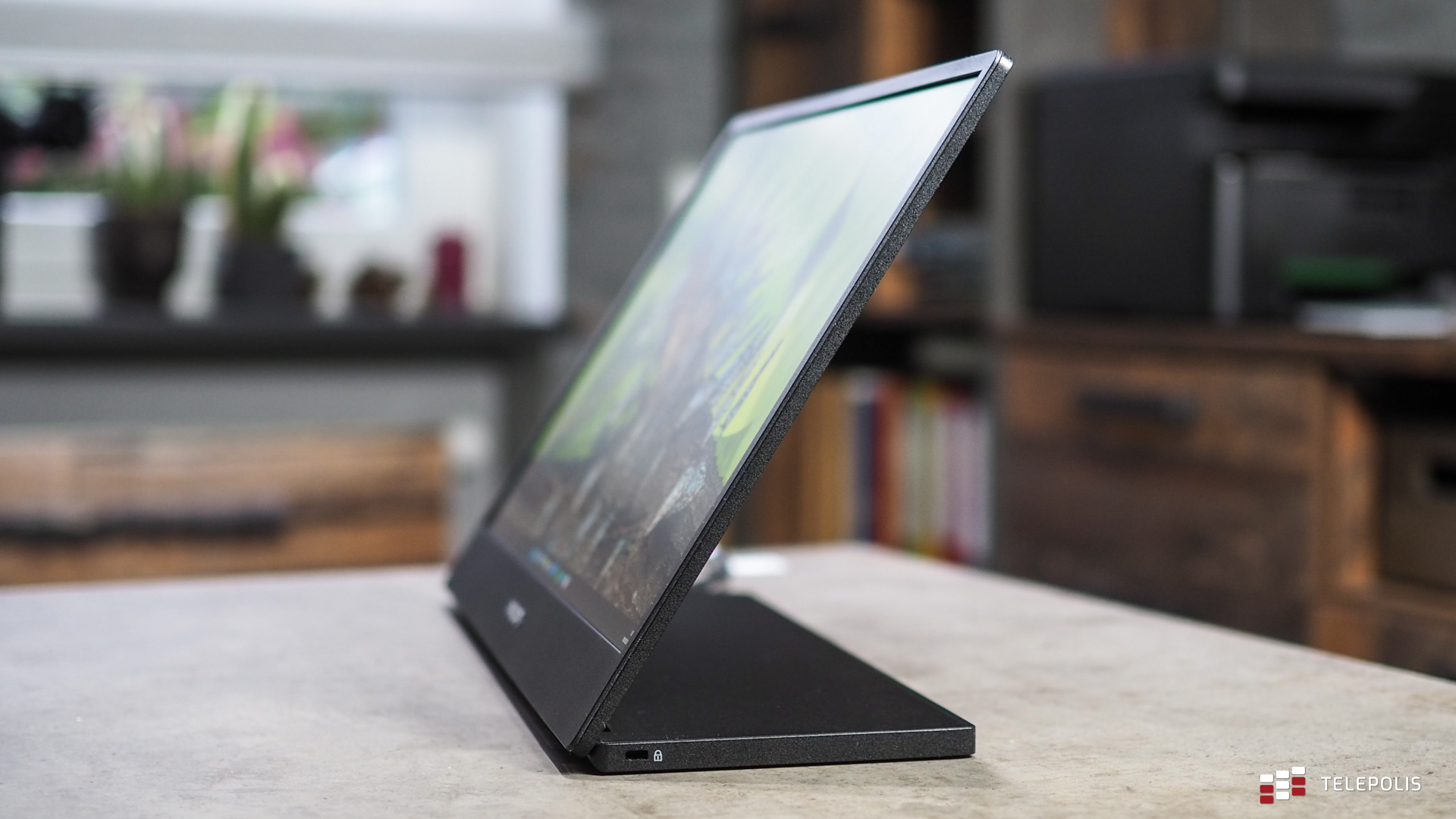 Philips 16B1P3302 – monitor, który zabierzesz w każdą podróż (test)