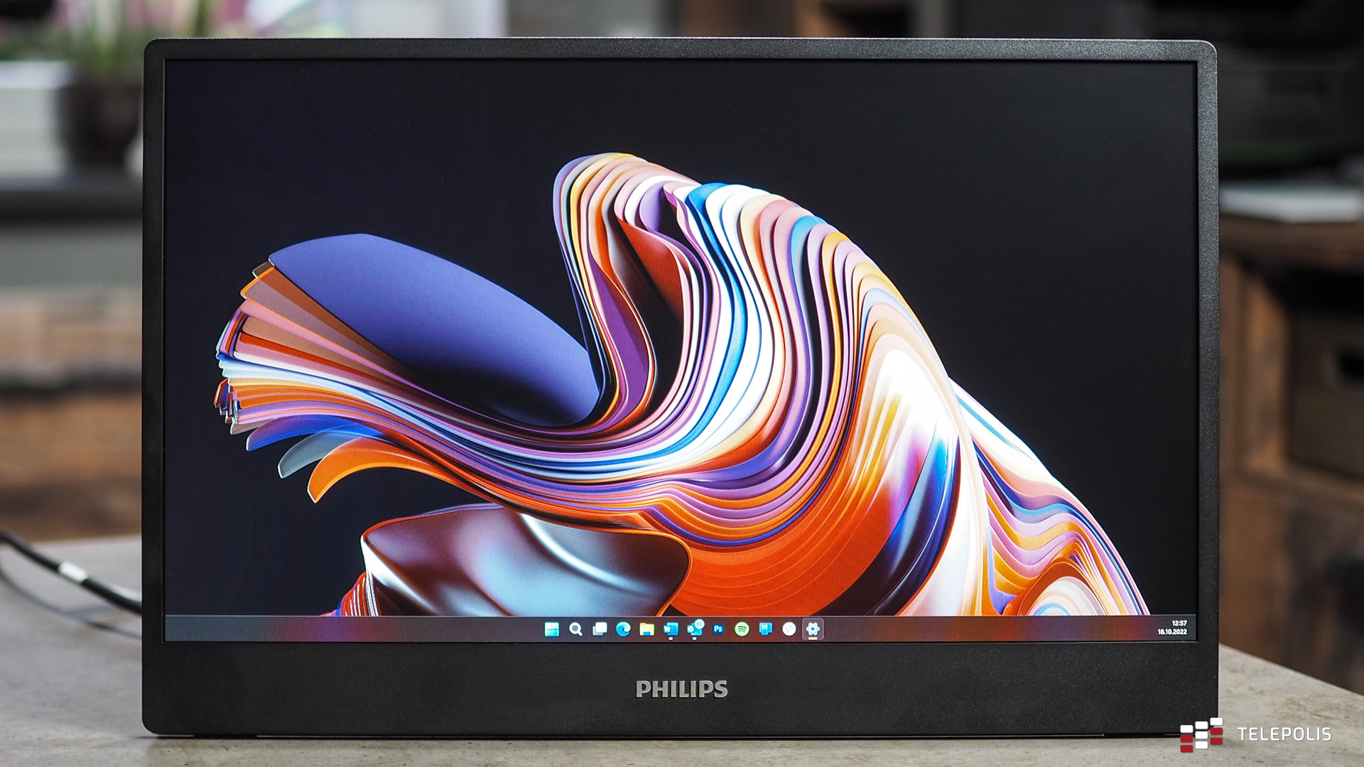 Philips 16B1P3302 – monitor, który zabierzesz w każdą podróż (test)