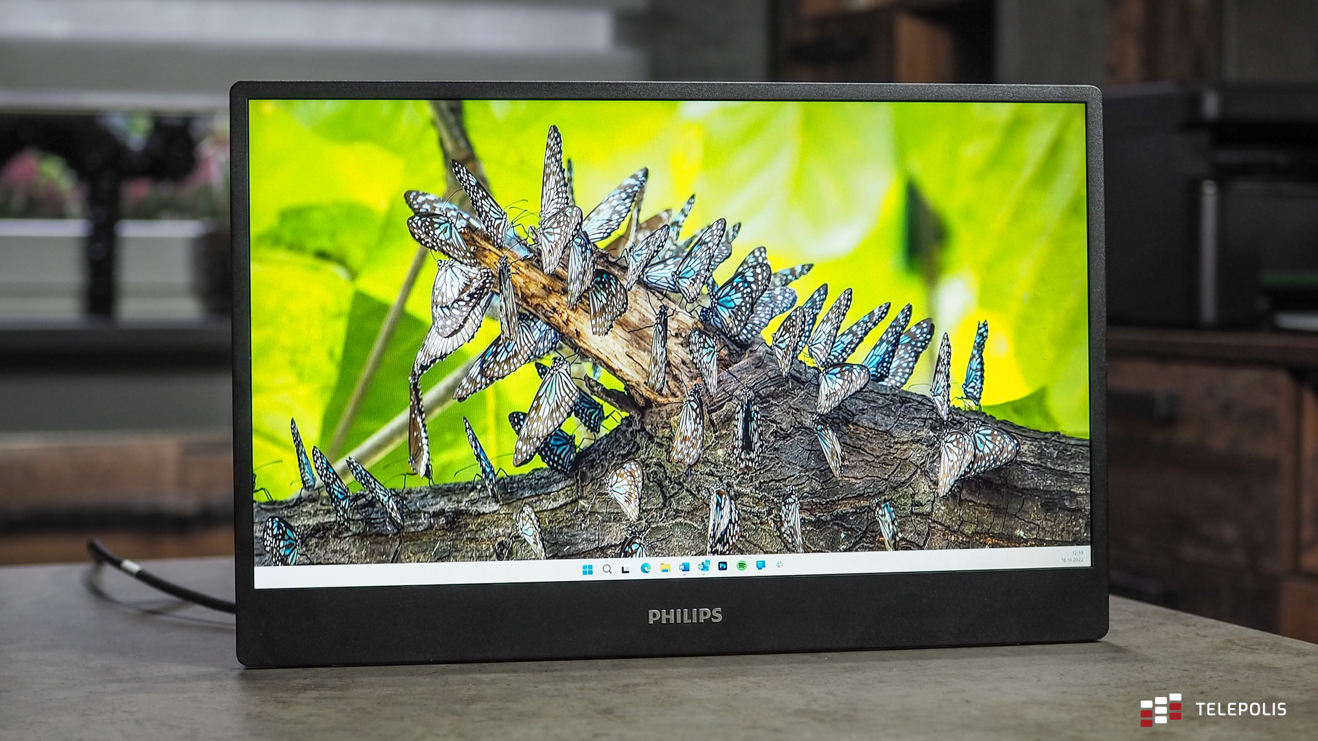 Philips 16B1P3302 – monitor, który zabierzesz w każdą podróż (test)