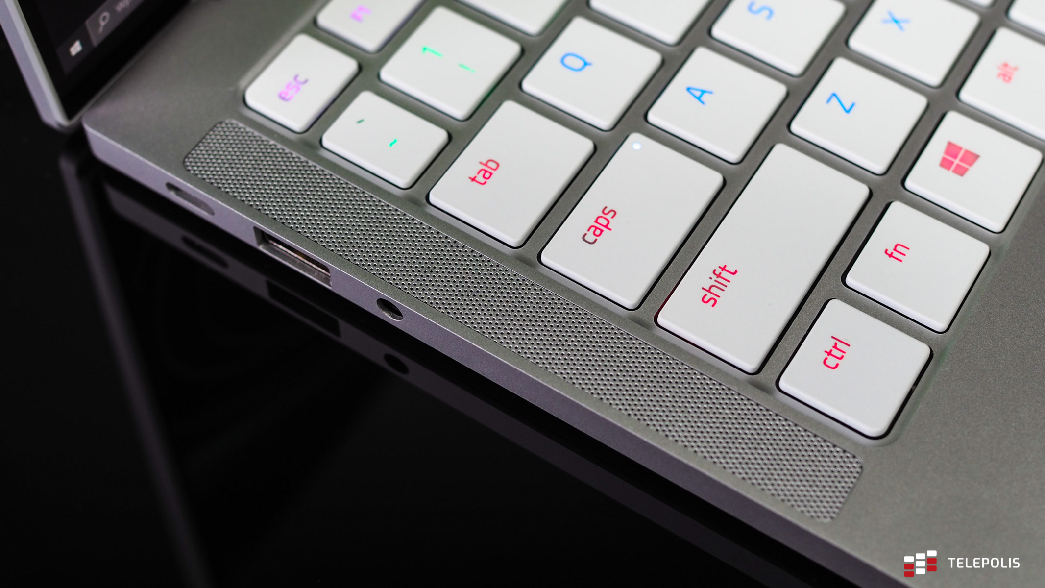 Razer Book 13 – mały laptop z ekranem 4K HDR, który uzależnia