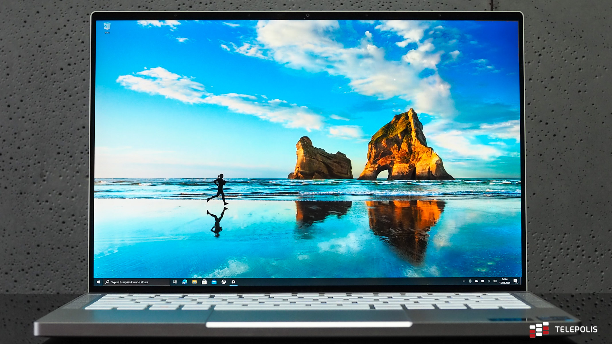 Razer Book 13 – mały laptop z ekranem 4K HDR, który uzależnia