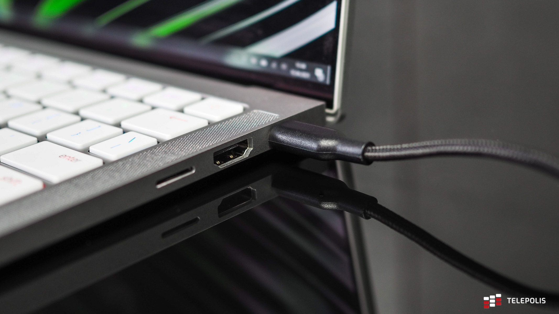 Razer Book 13 – mały laptop z ekranem 4K HDR, który uzależnia