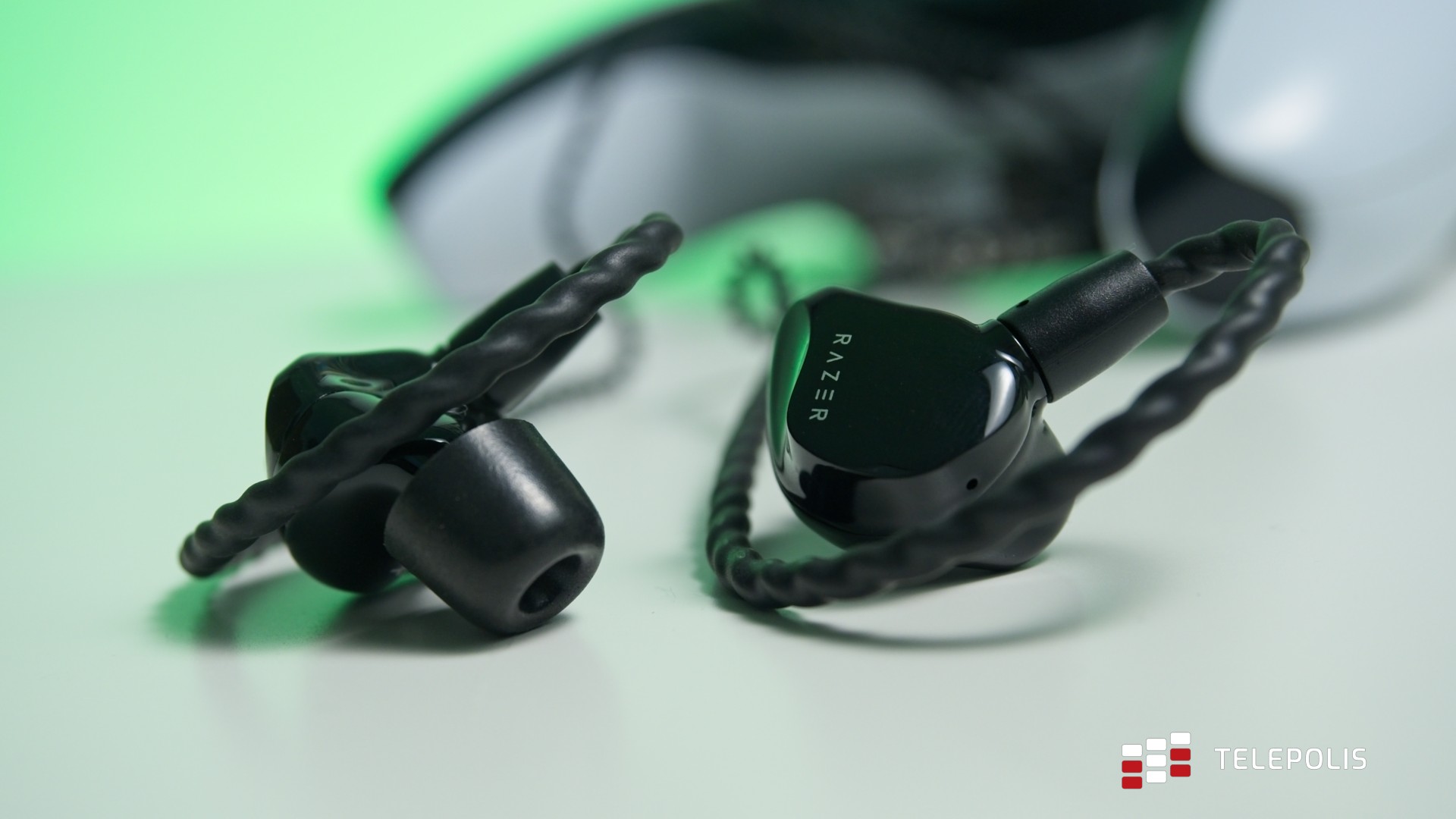 Razer Moray to fajne słuchawki, których pewnie nie kupisz (test)