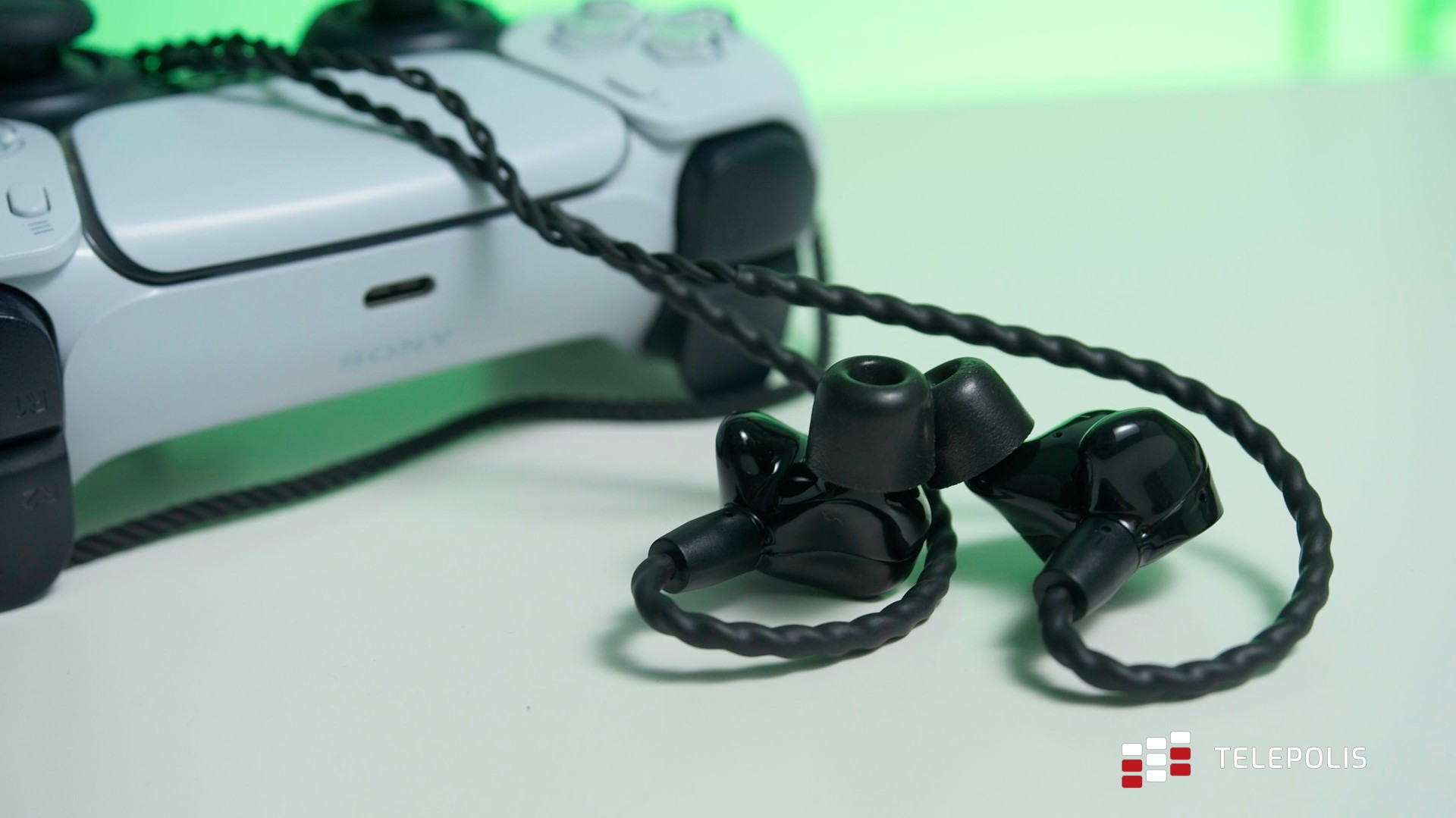 Razer Moray to fajne słuchawki, których pewnie nie kupisz (test)