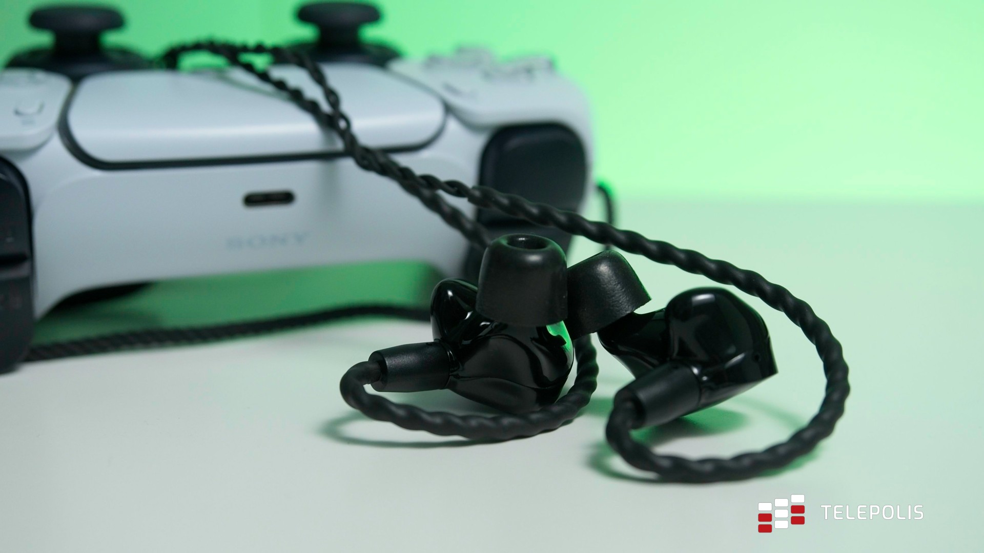 Razer Moray to fajne słuchawki, których pewnie nie kupisz (test)