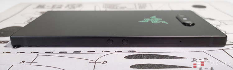 Razer Phone 2 - świetny smartfon do gier, a do tego obłędny dźwięk