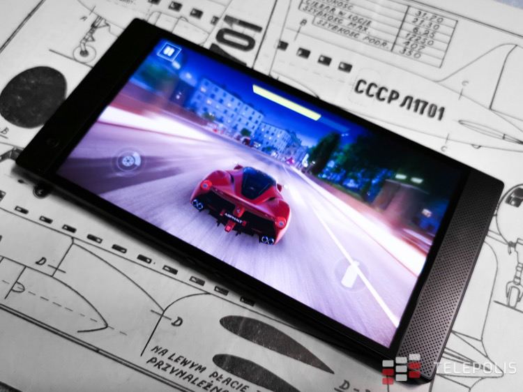 Razer Phone 2 - świetny smartfon do gier, a do tego obłędny dźwięk