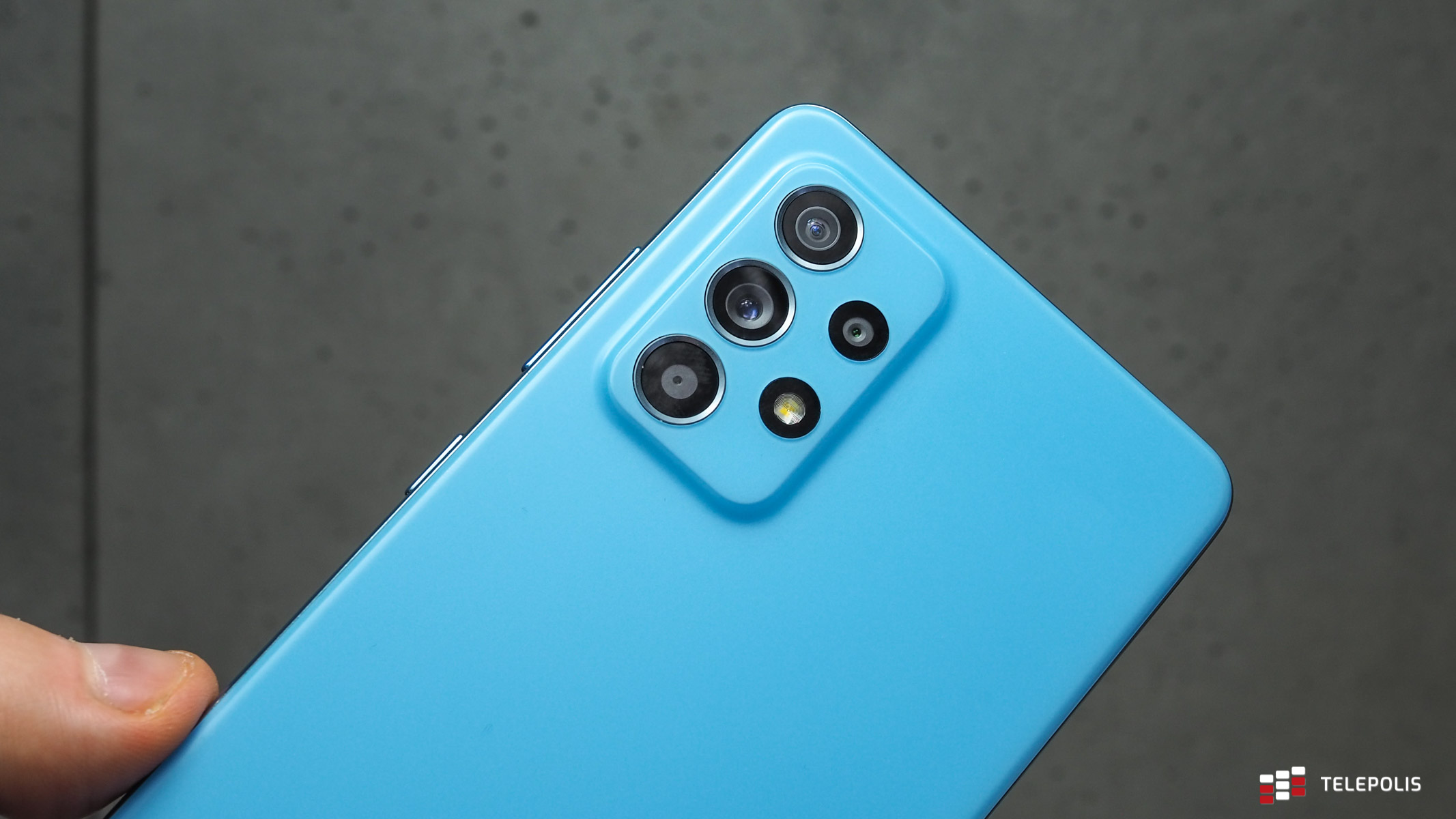 Samsung Galaxy A52: test telefonu, który łączy flagowe rozwiązania z przystępną ceną
