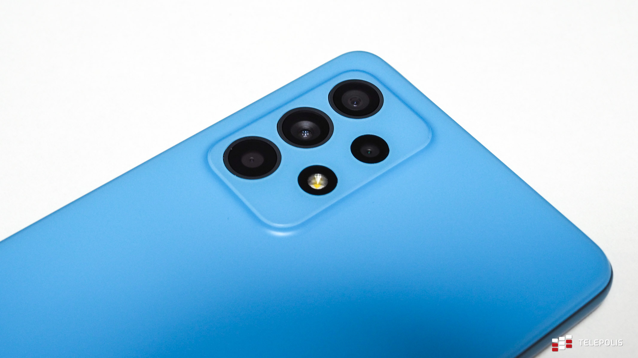 Samsung Galaxy A52: test telefonu, który łączy flagowe rozwiązania z przystępną ceną