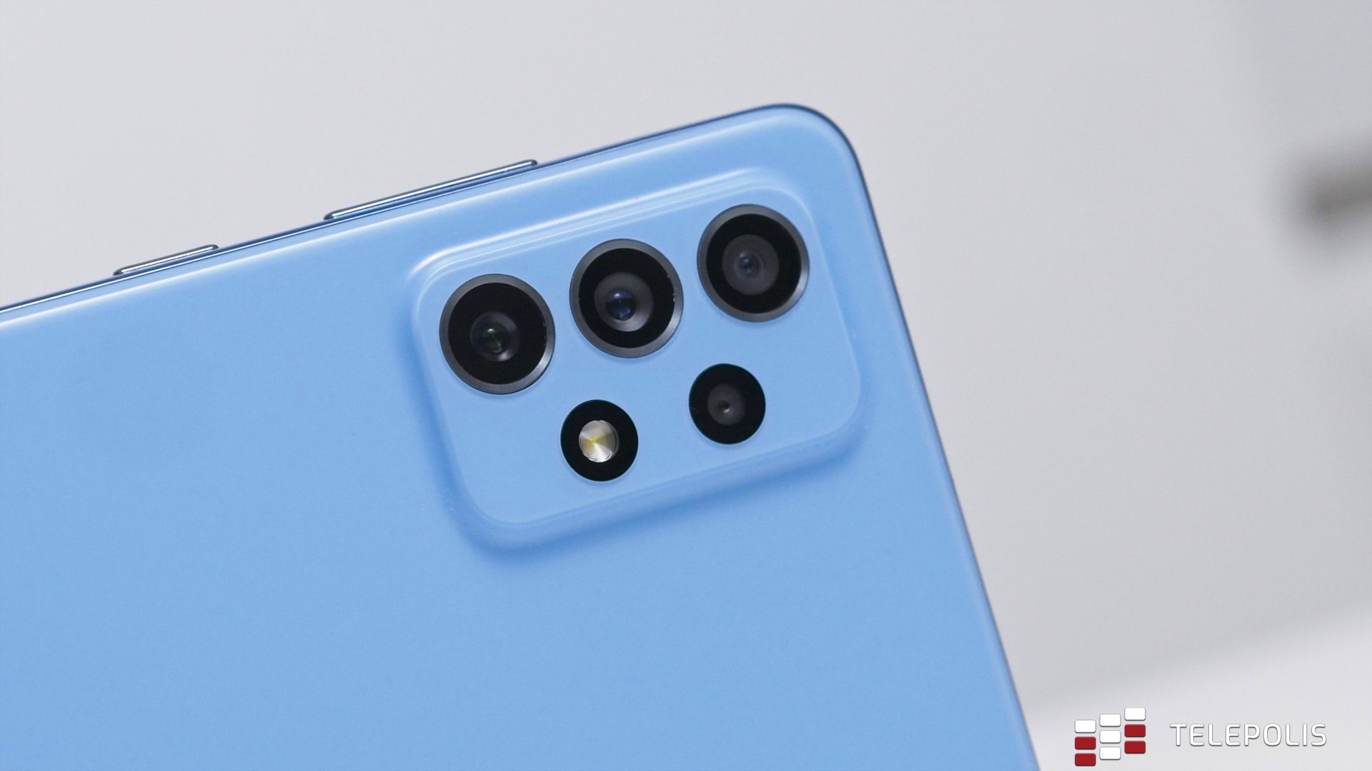 Samsung Galaxy A72 - świetny telefon czy skok na kasę?