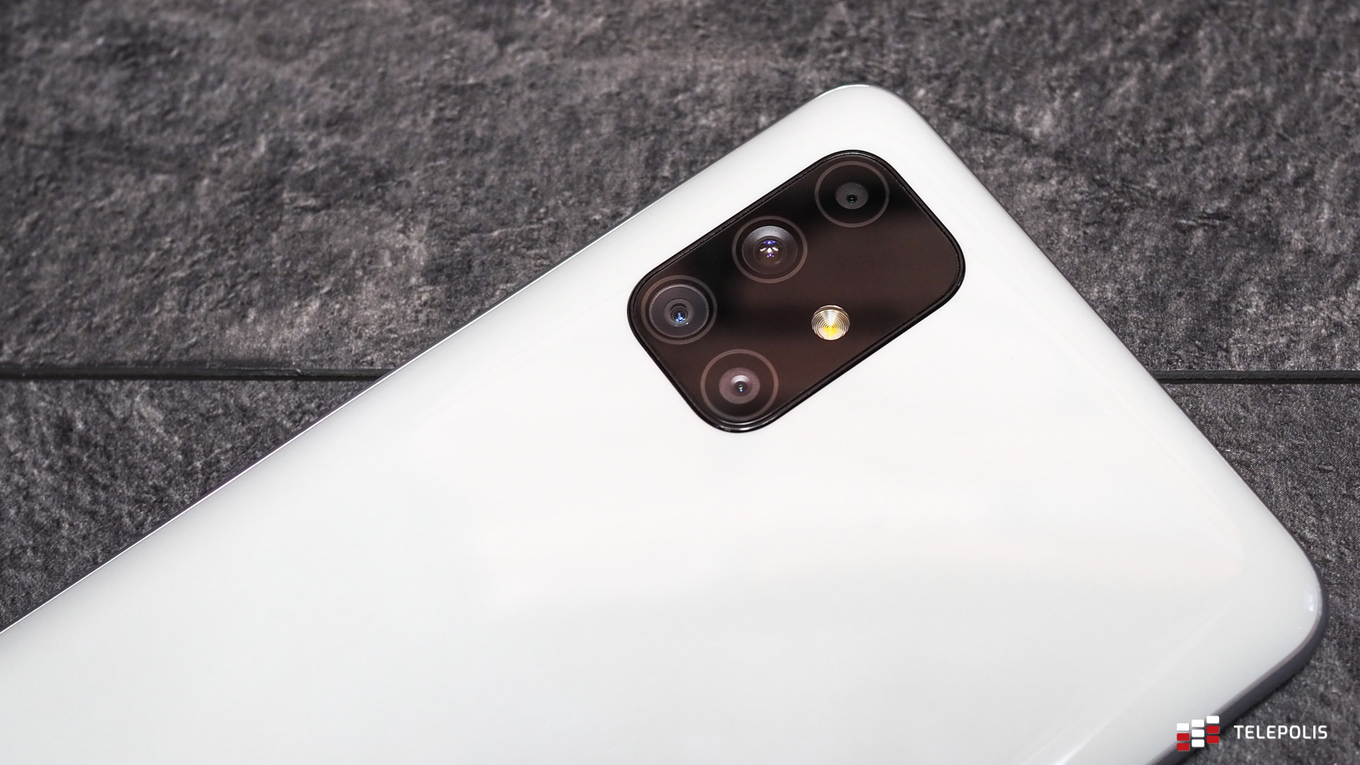 Samsung Galaxy M51 - dobry telefon z genialną baterią