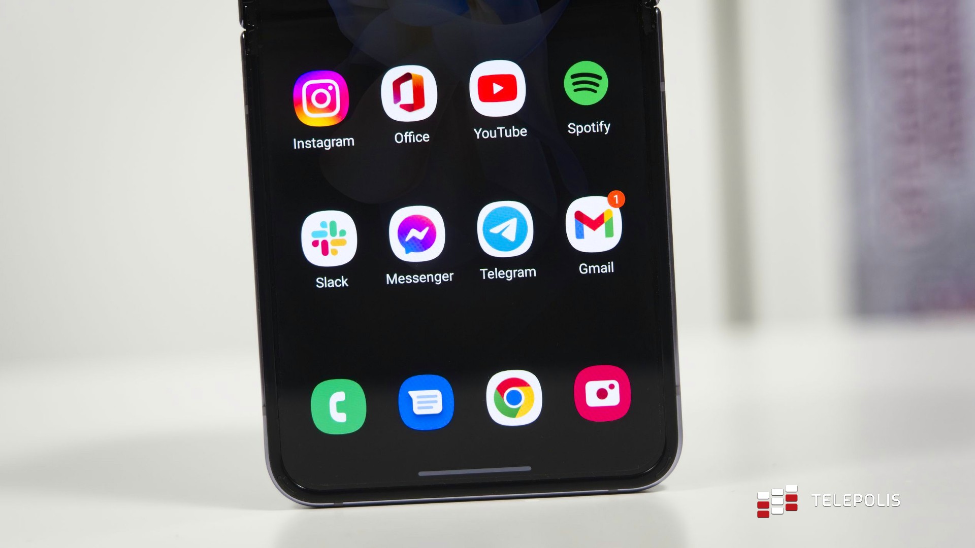 Samsung Galaxy Z Flip4 – test. Składak, który poskładał konkurencję