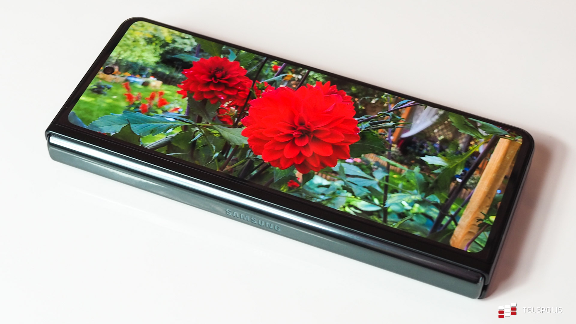 Samsung Galaxy Z Fold3 5G – test składanego telefonu, który uzależnia