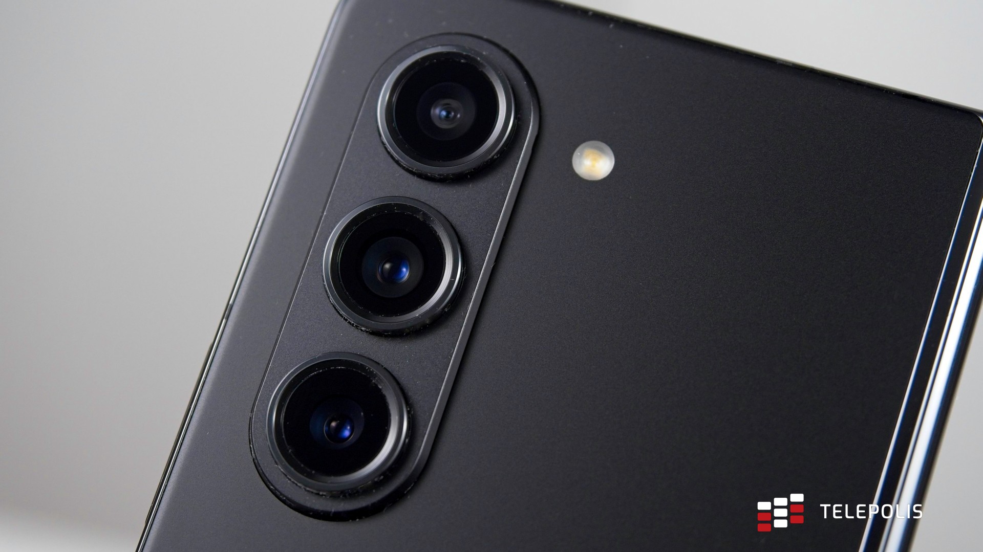 Samsung Galaxy Fold 5 – test. Telefon dla świra