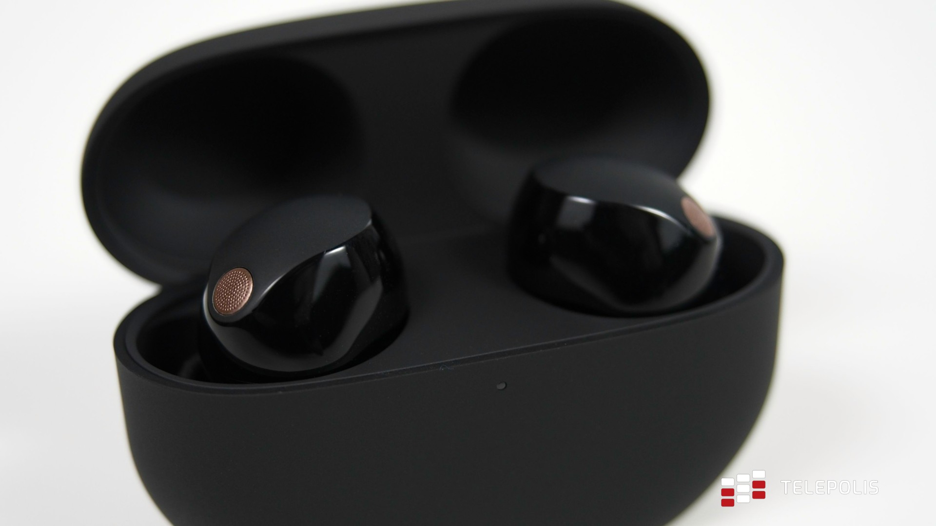 Wydasz fortunę i jeszcze będziesz się cieszył. Sony WF-1000XM5 - test