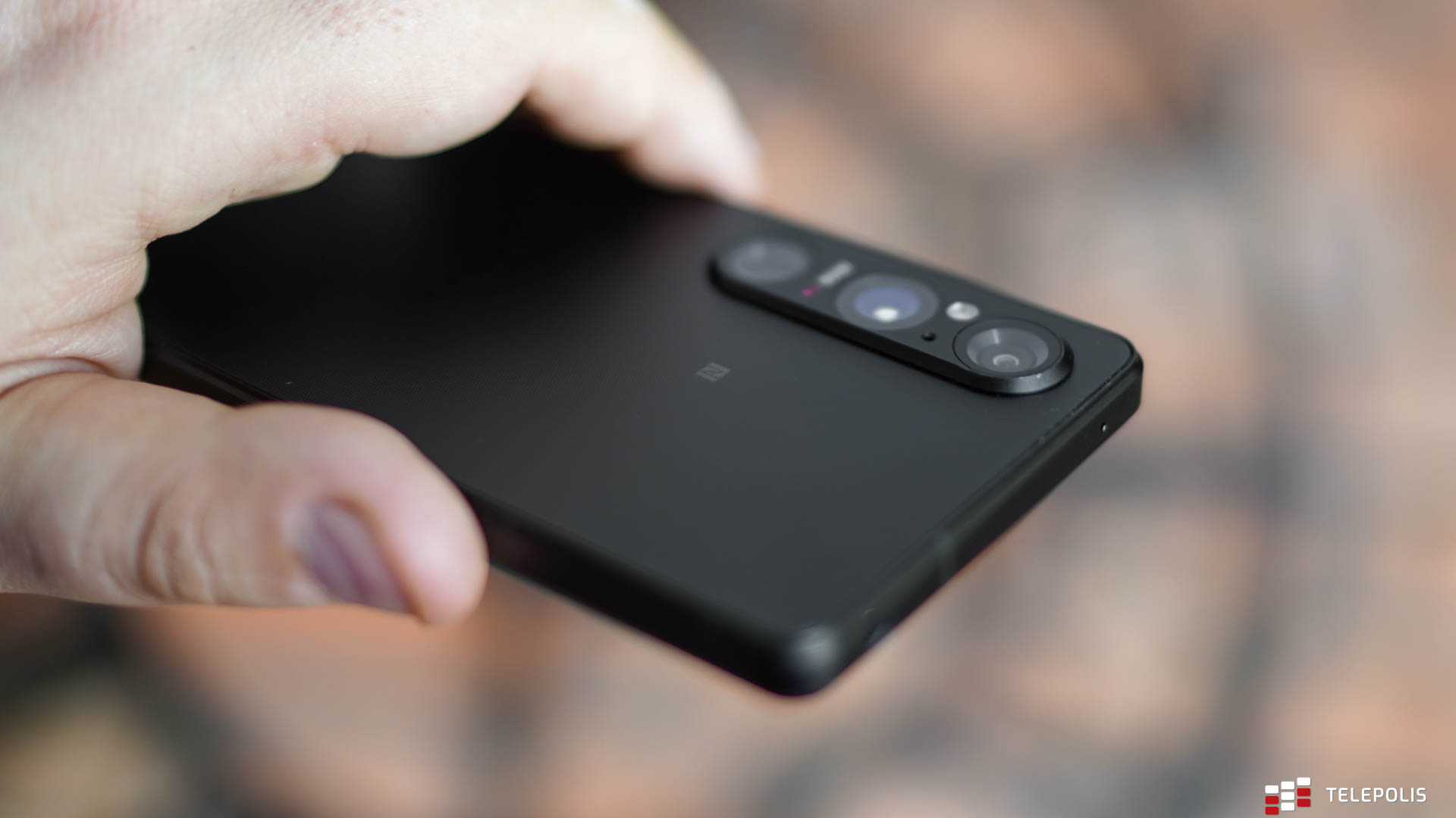 Sony Xperia 1 V – flagowy smartfon, który podąża własną drogą (test)