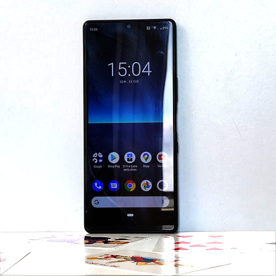 Test Sony Xperia L4: smukła elegancja i skromne wnętrze