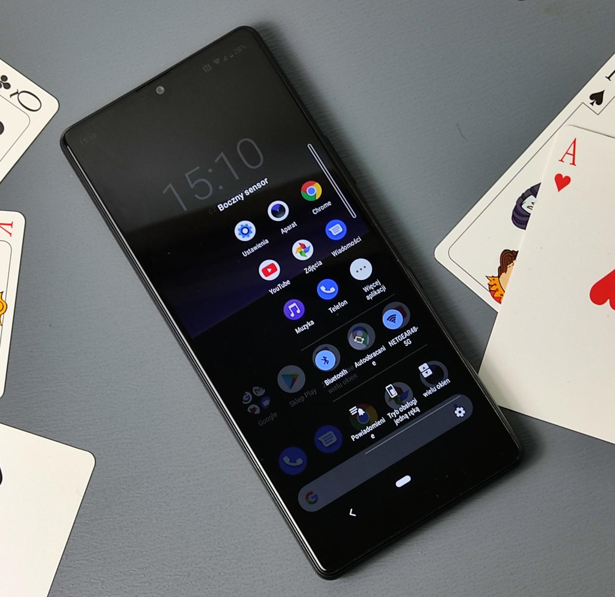 Test Sony Xperia L4: smukła elegancja i skromne wnętrze
