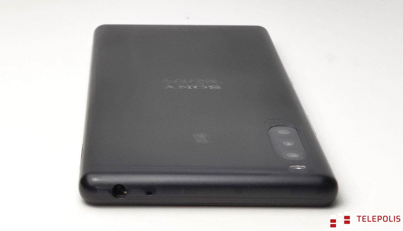 Test Sony Xperia L4: smukła elegancja i skromne wnętrze