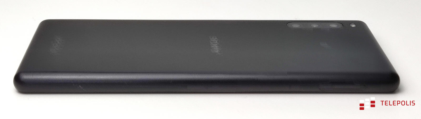 Test Sony Xperia L4: smukła elegancja i skromne wnętrze