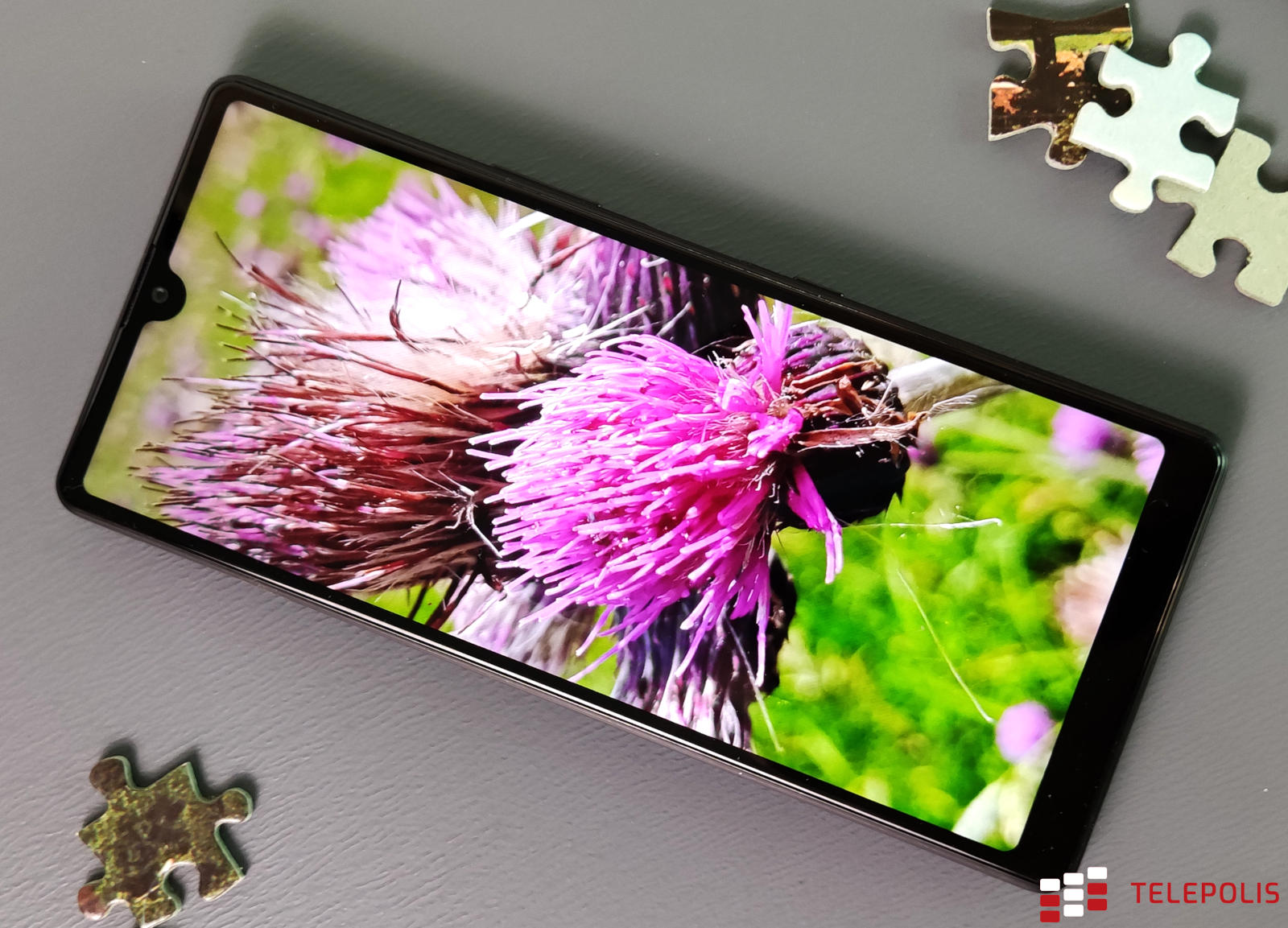 Test Sony Xperia L4: smukła elegancja i skromne wnętrze