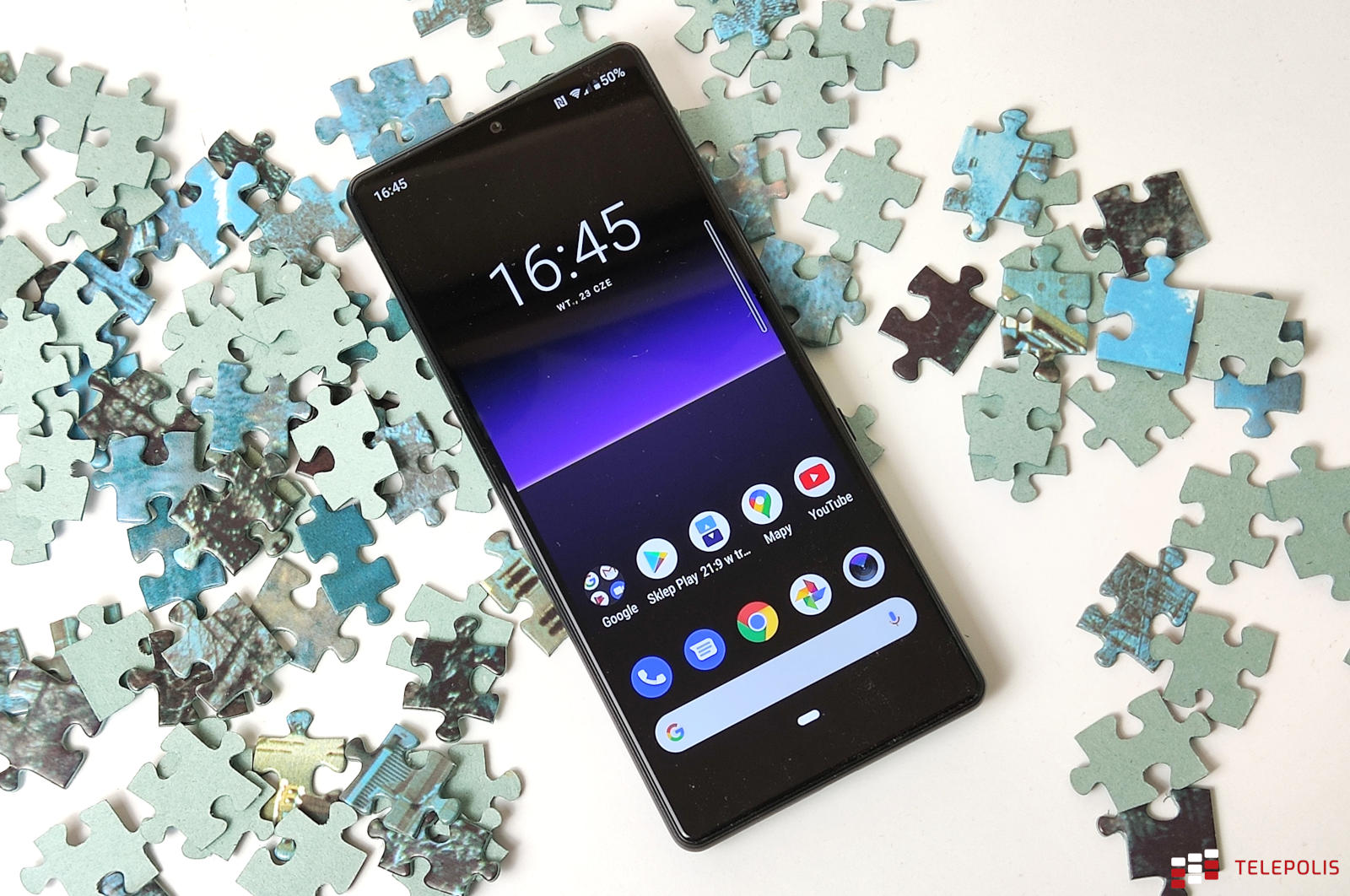 Test Sony Xperia L4: smukła elegancja i skromne wnętrze