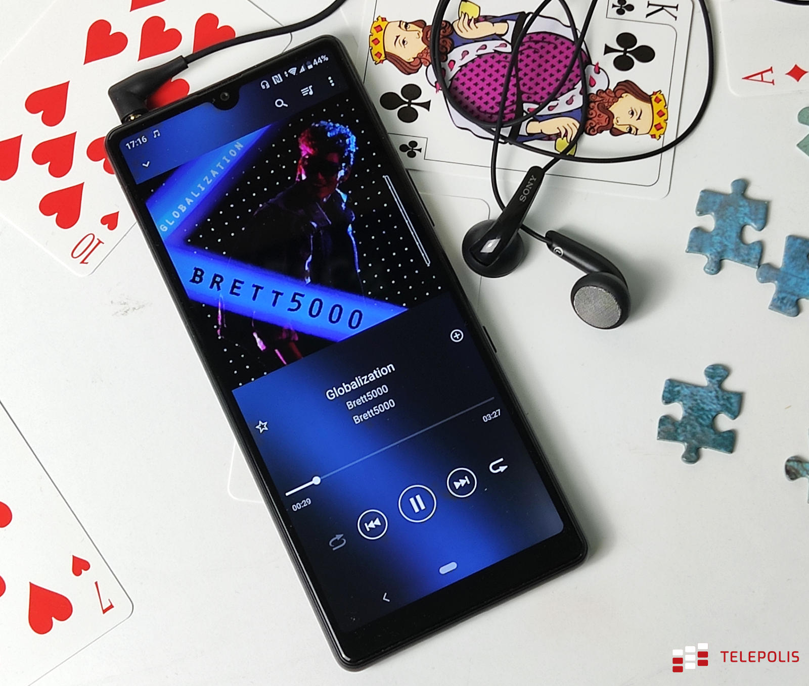 Test Sony Xperia L4: smukła elegancja i skromne wnętrze